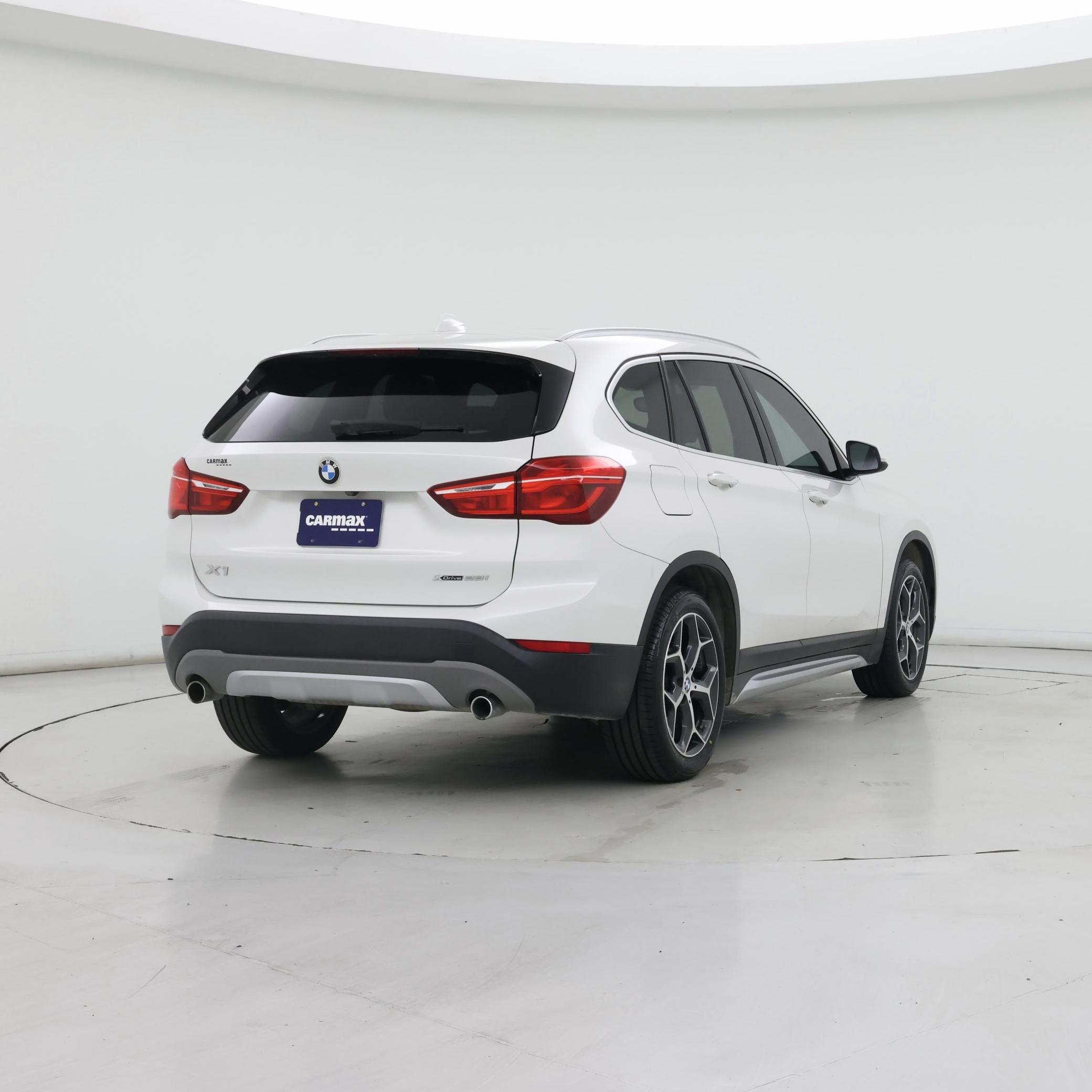 Thumbnail: 2018 BMW X1 - 8
