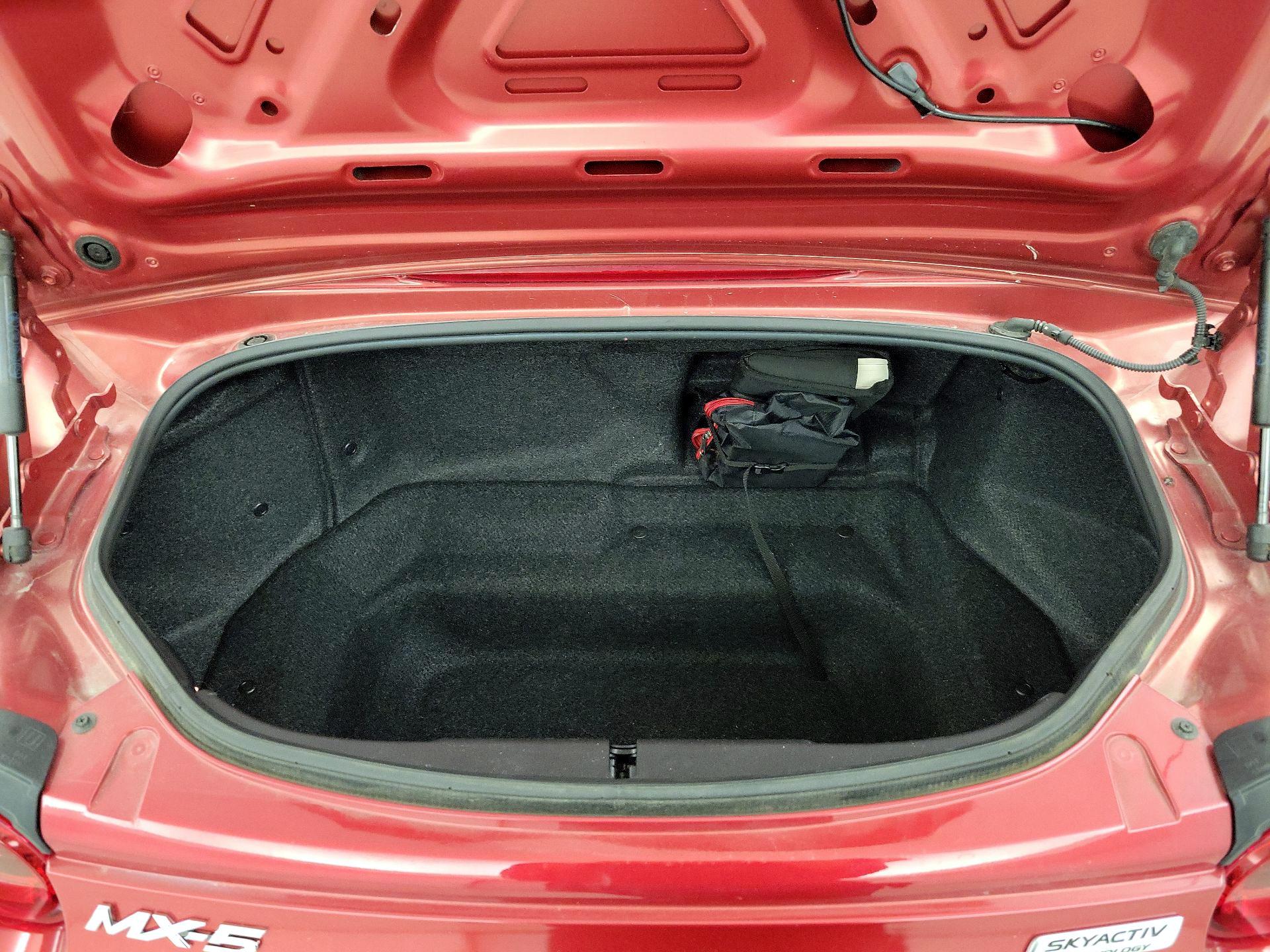 Thumbnail: 2016 Mazda MX-5 Miata - 17
