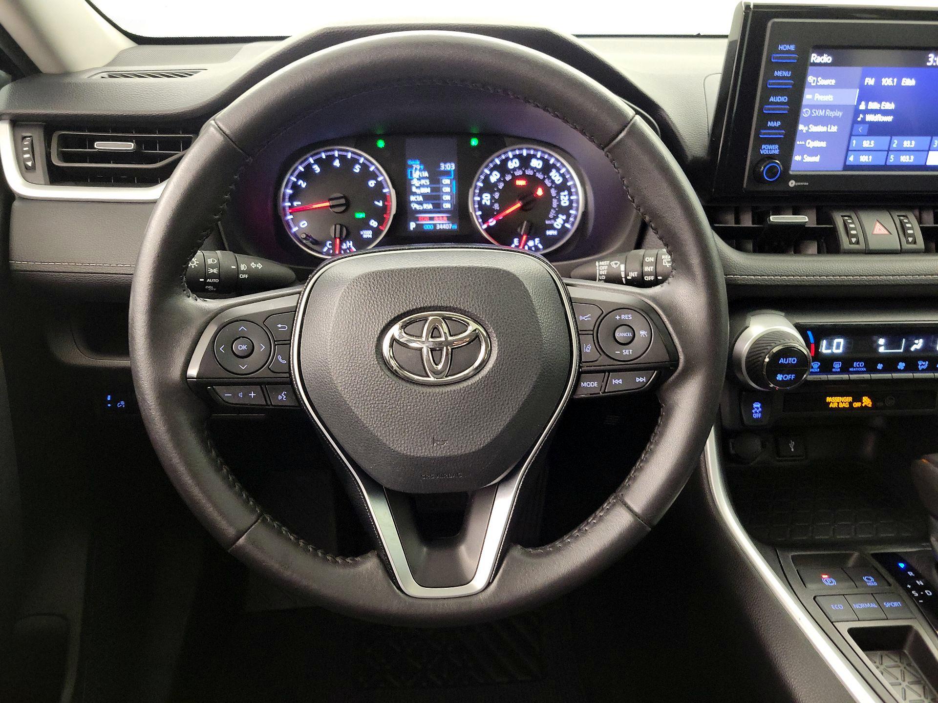 Thumbnail: 2021 Toyota RAV4 - 10