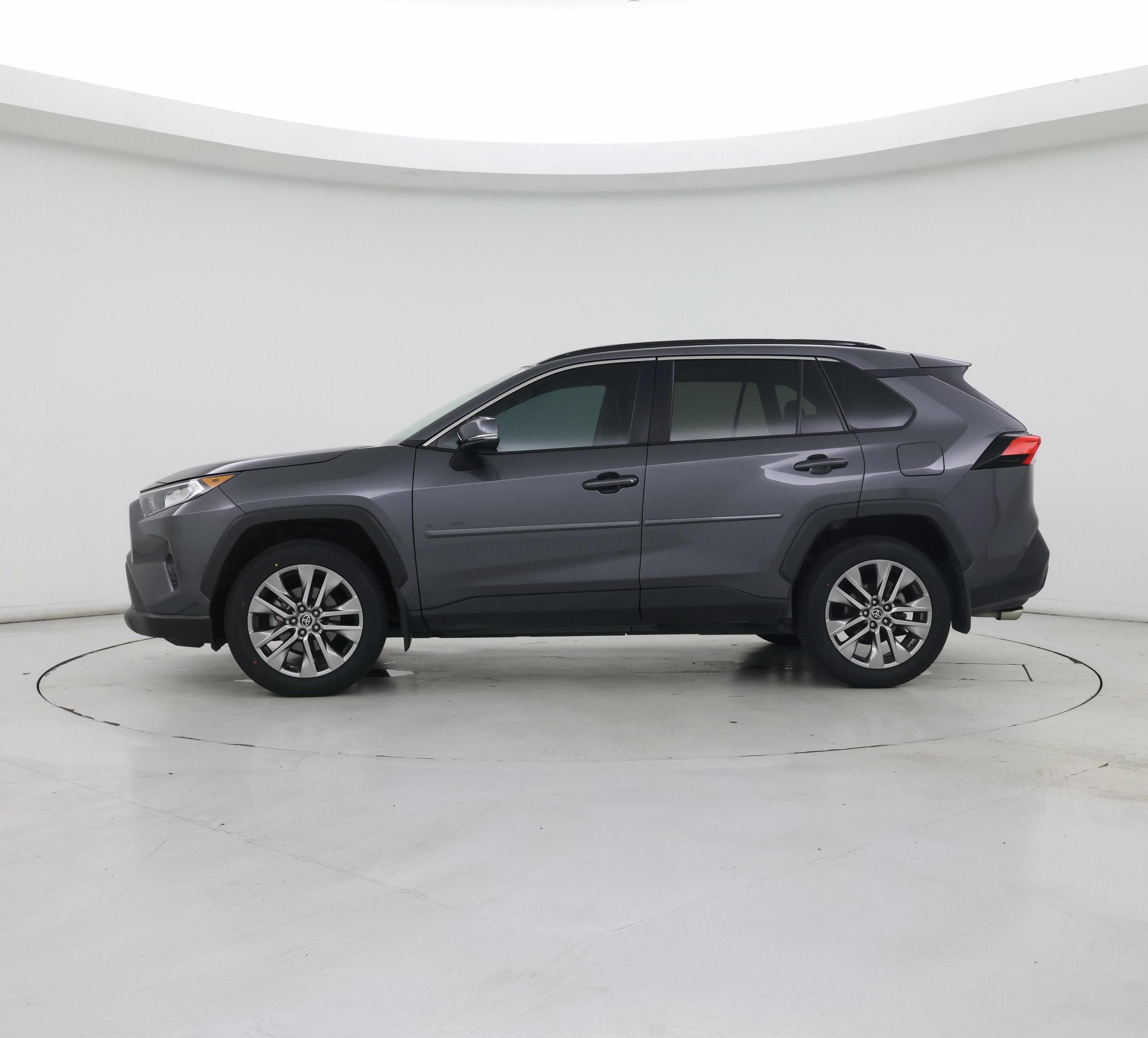 Thumbnail: 2021 Toyota RAV4 - 3