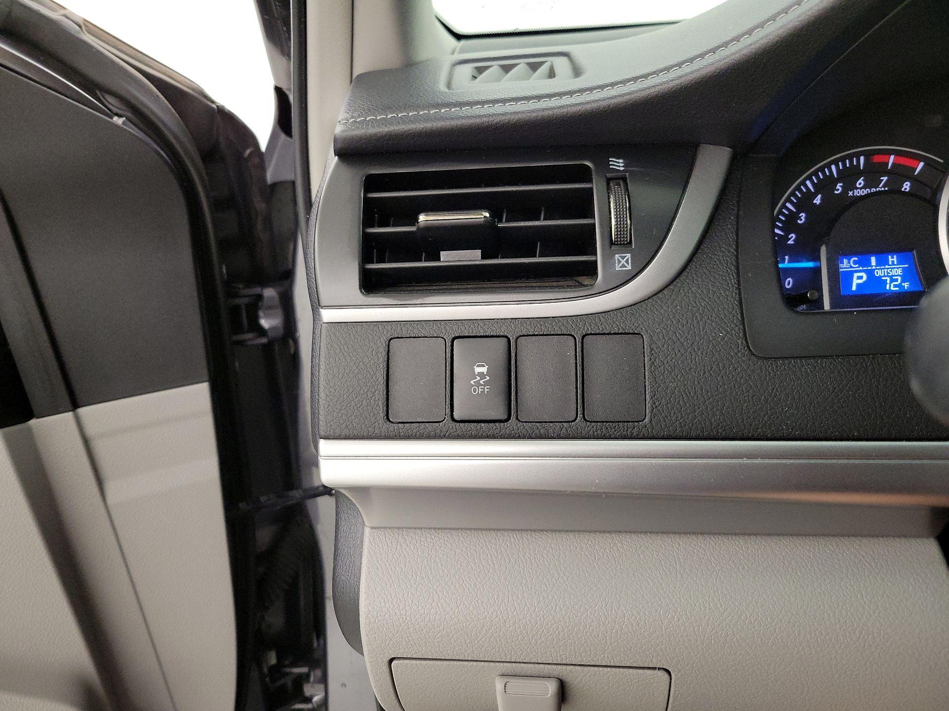 Thumbnail: 2014 Toyota Camry - 13