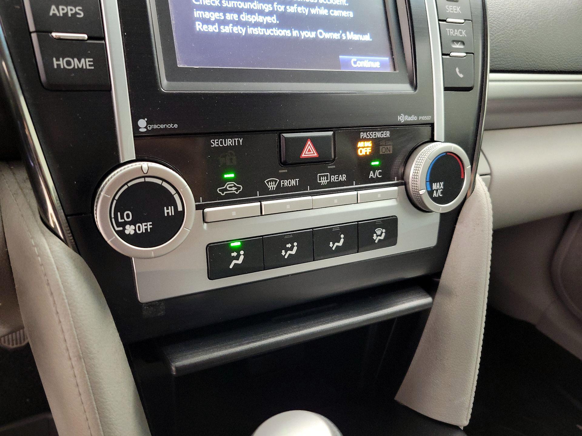 Thumbnail: 2014 Toyota Camry - 16