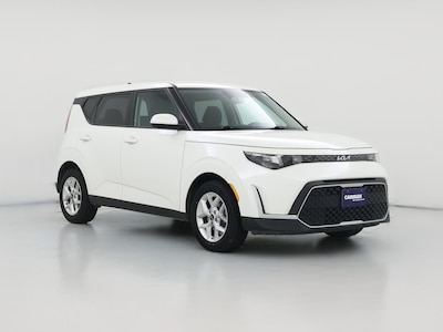 White 2024 Kia Soul LX