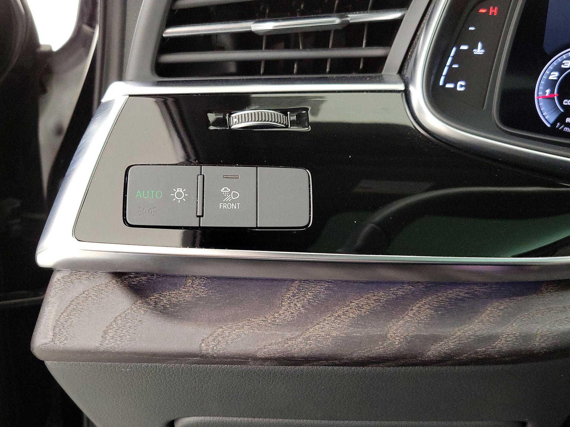 Thumbnail: 2021 Audi Q7 - 13