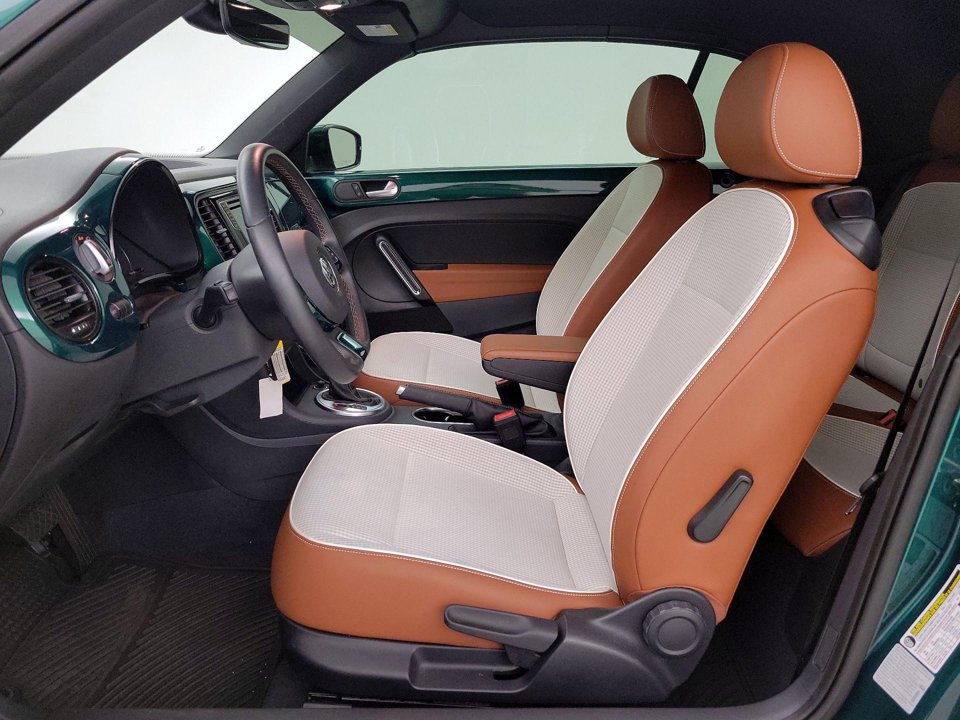 Thumbnail: 2017 Volkswagen Beetle - 11