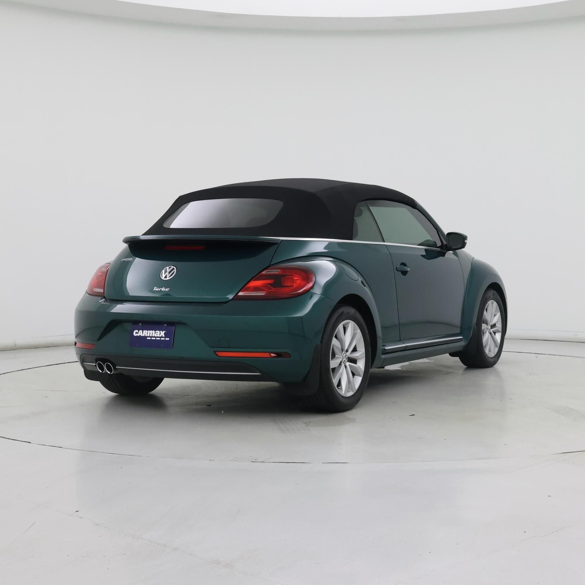 Thumbnail: 2017 Volkswagen Beetle - 8