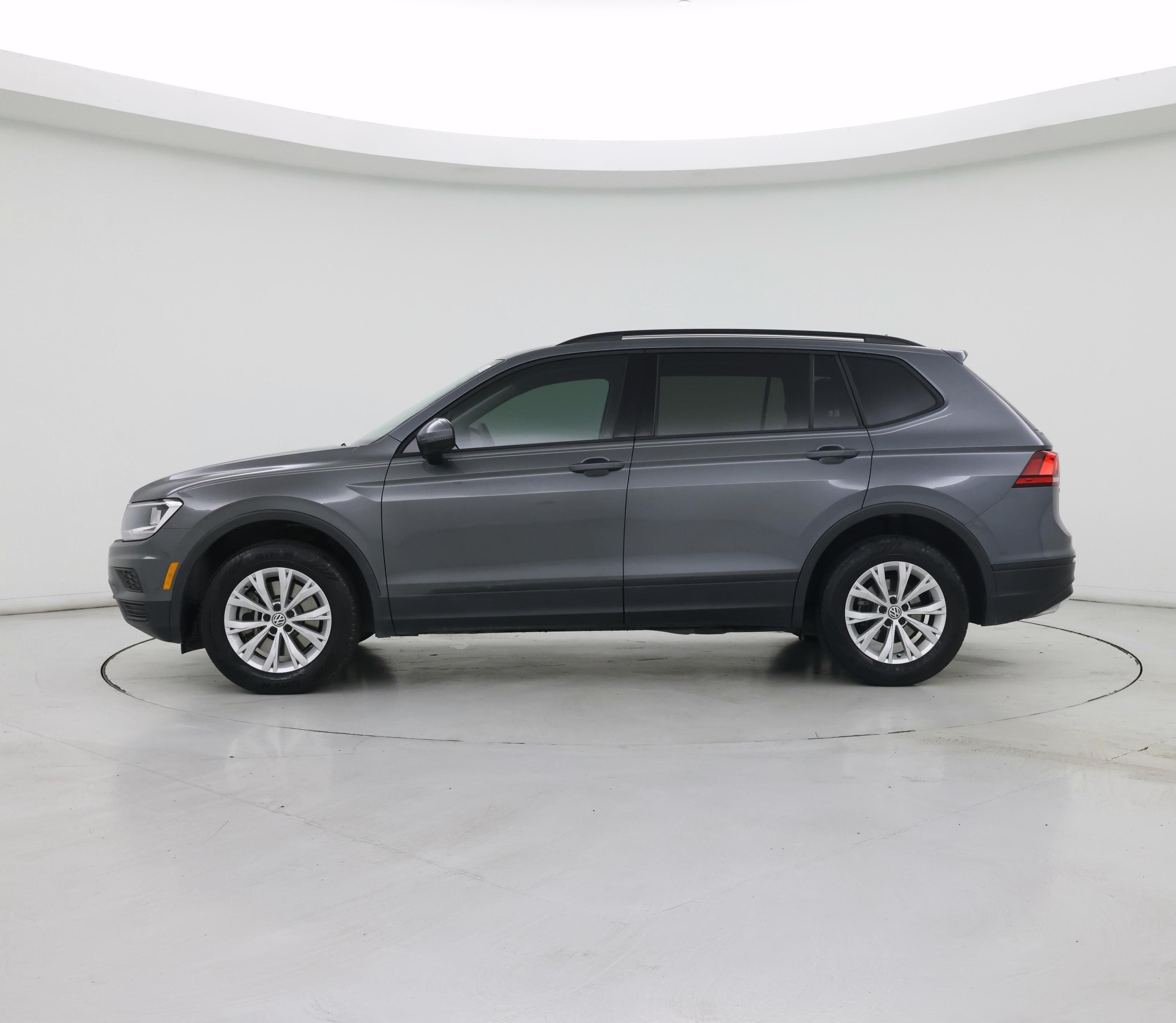 Thumbnail: 2020 Volkswagen Tiguan - 3