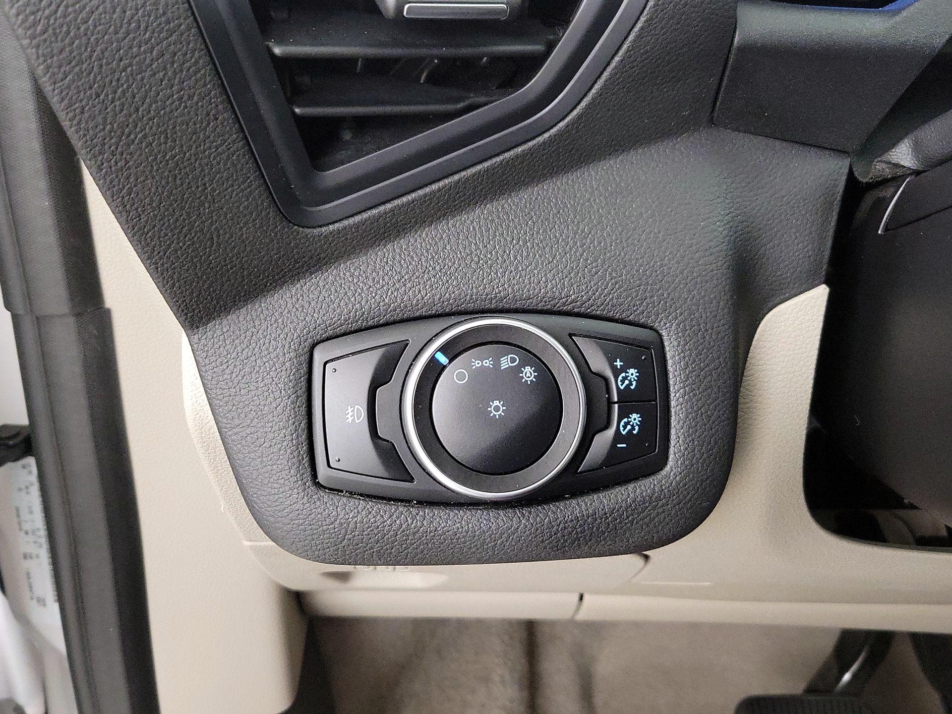 Thumbnail: 2016 Ford C-Max - 13