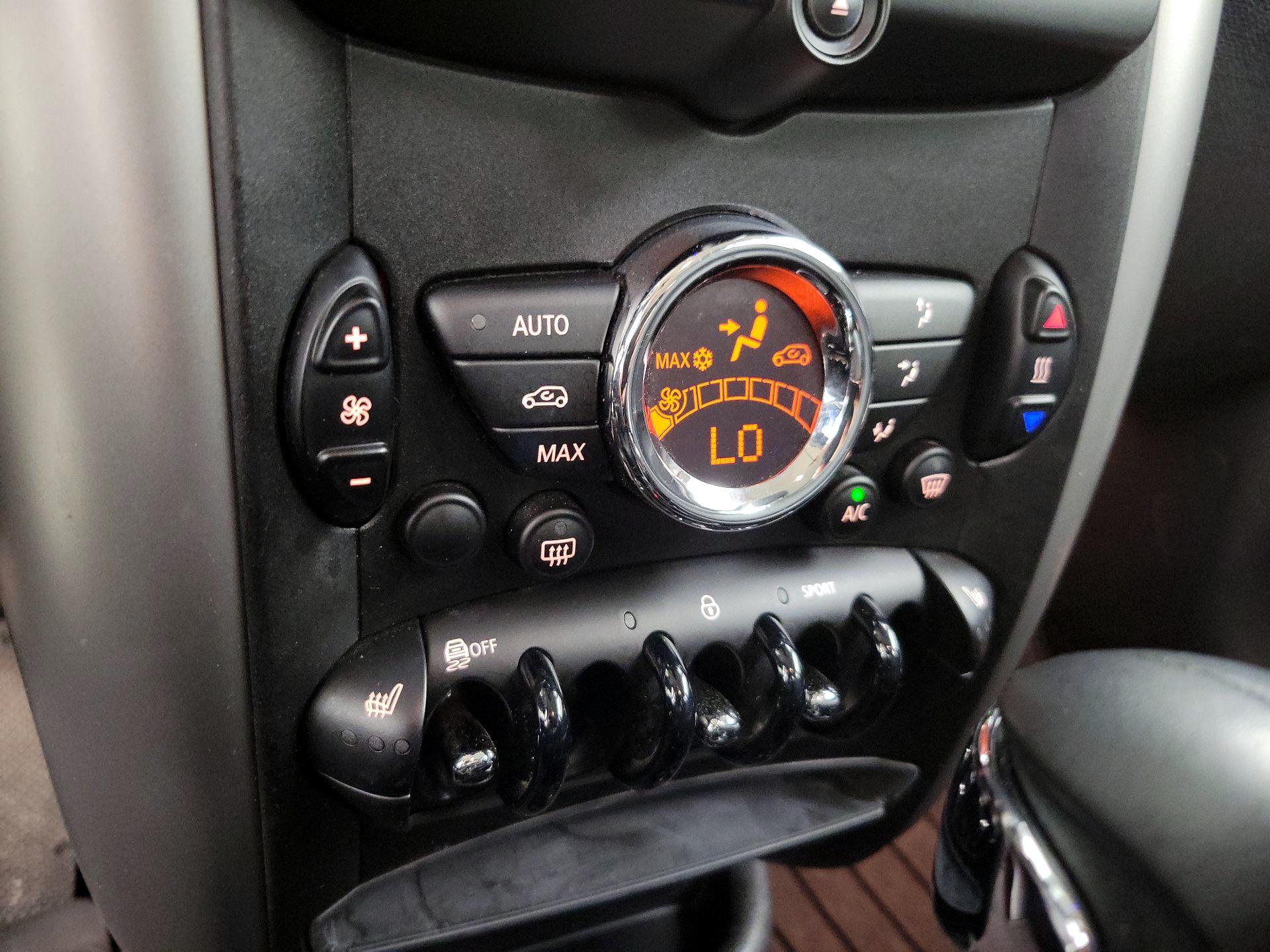 Thumbnail: 2015 MINI Cooper Countryman - 14
