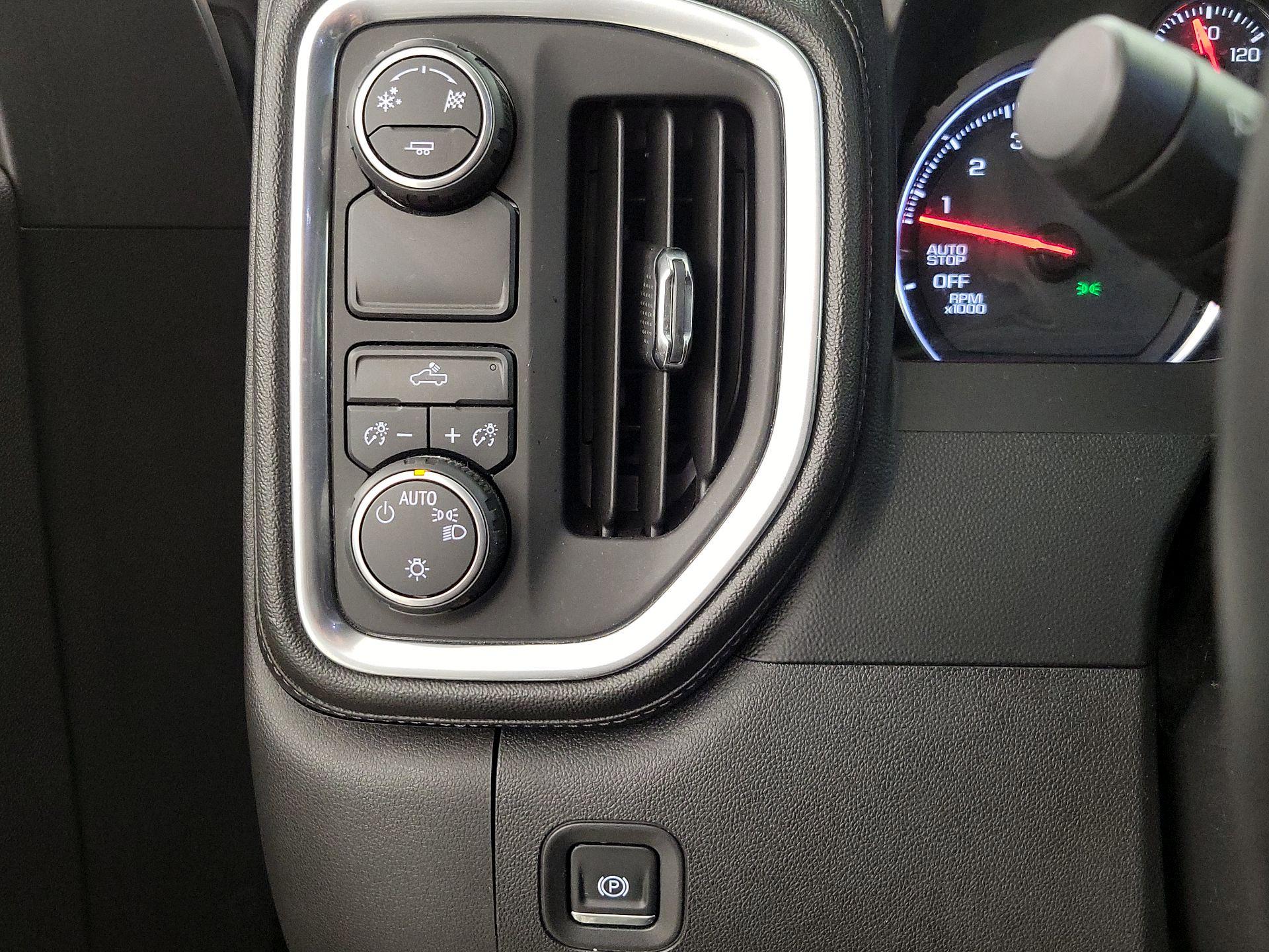 Thumbnail: 2019 Chevrolet Silverado 1500 - 13