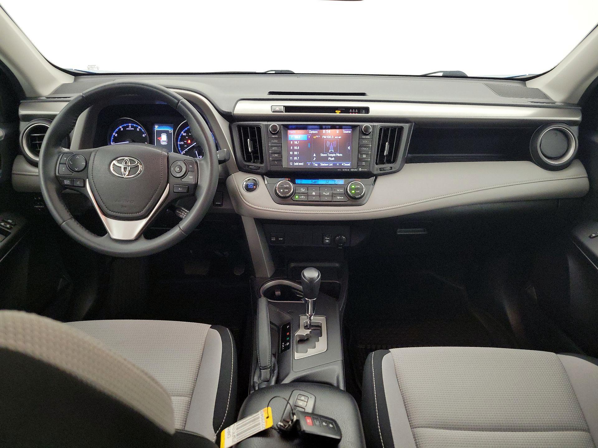 Thumbnail: 2017 Toyota RAV4 - 9