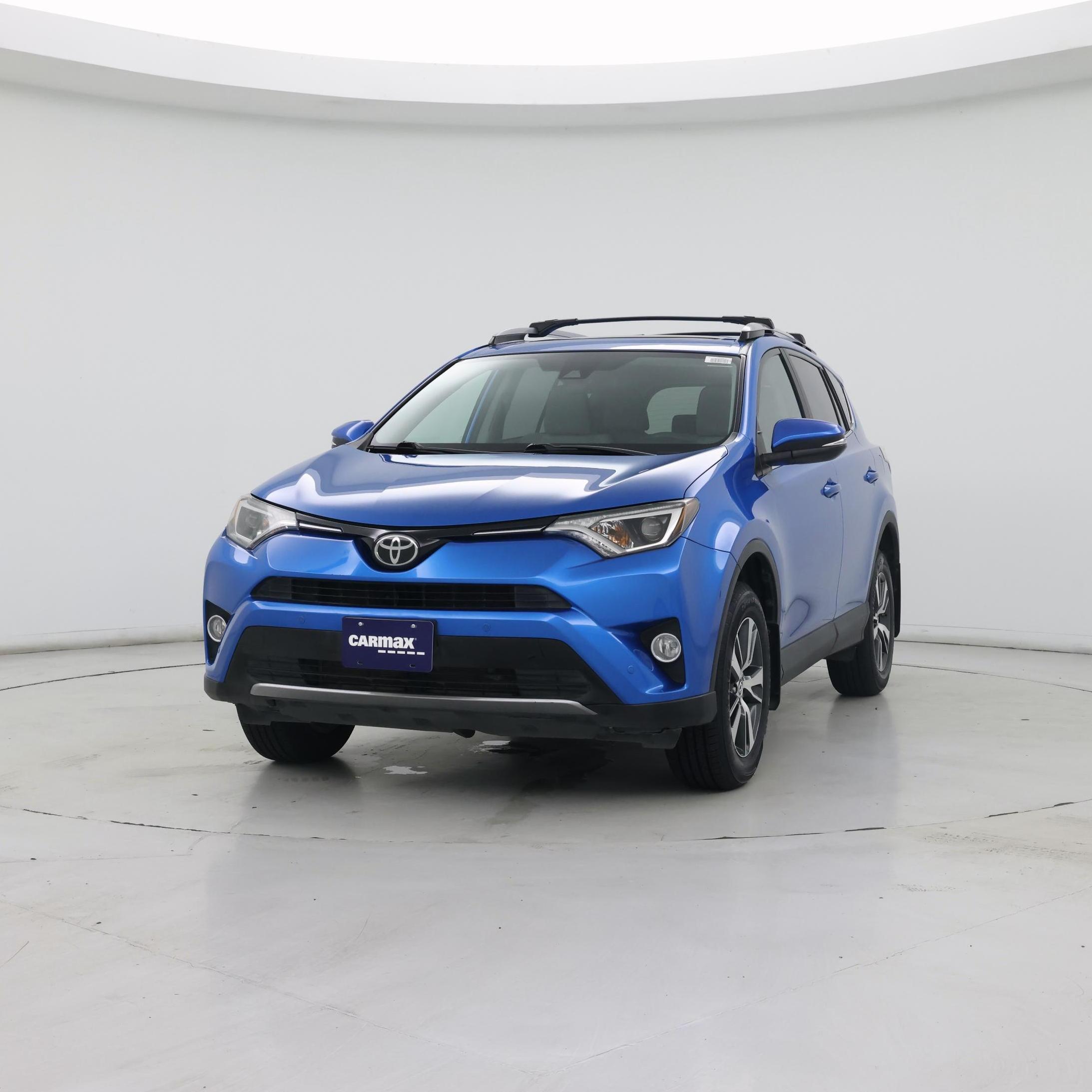 Thumbnail: 2017 Toyota RAV4 - 4