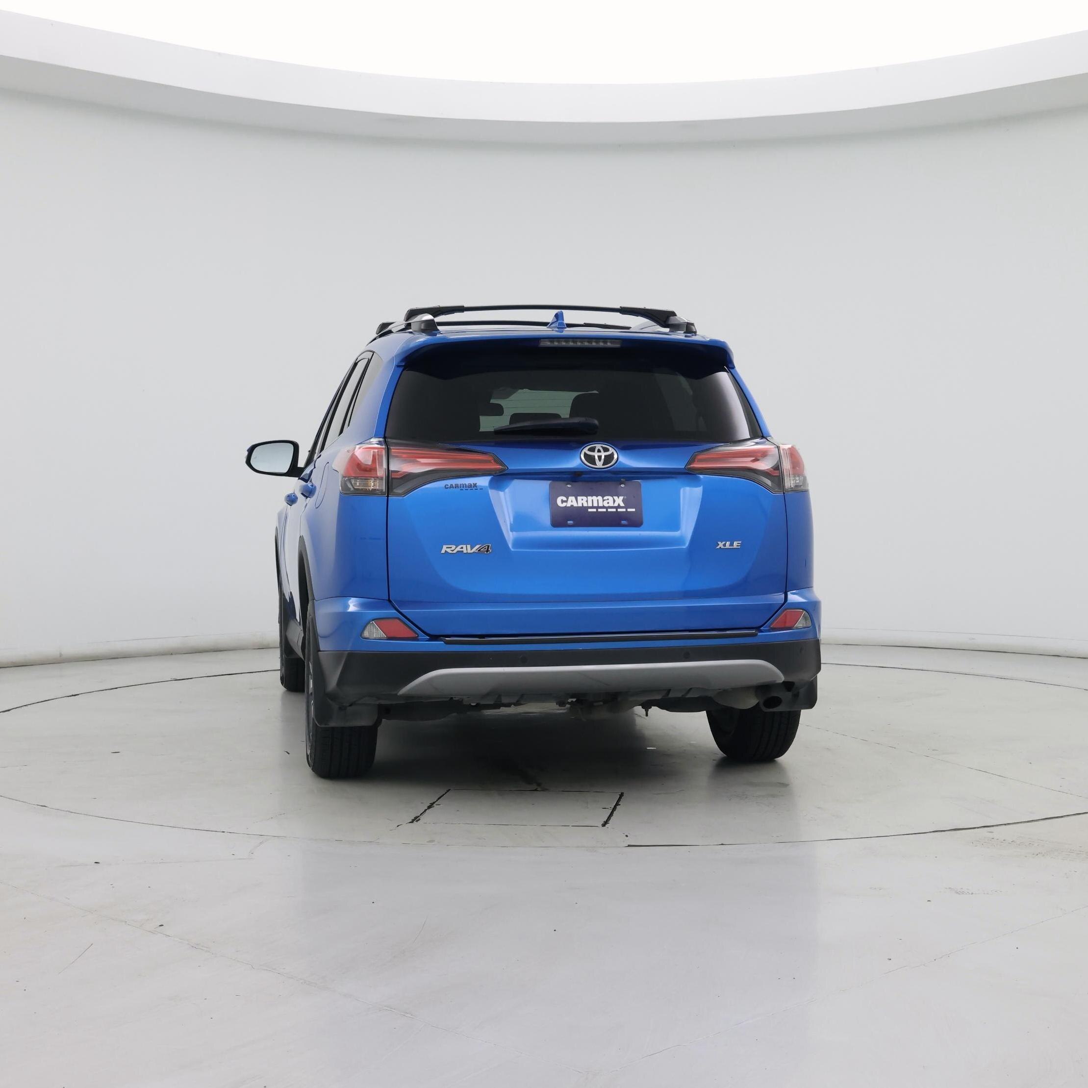 Thumbnail: 2017 Toyota RAV4 - 6