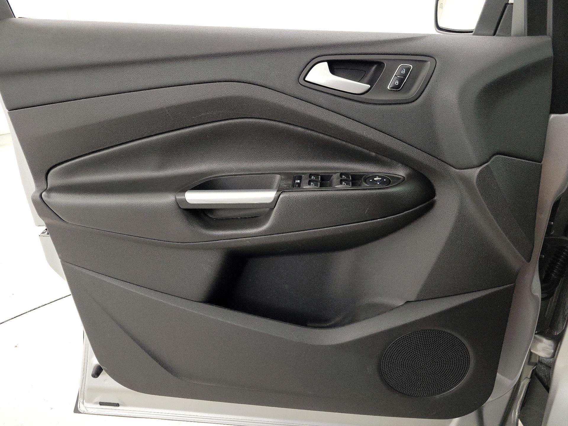 Thumbnail: 2016 Ford Escape - 12