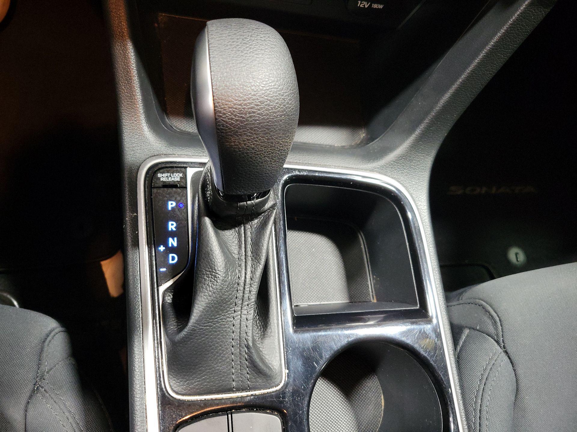 Thumbnail: 2019 Hyundai Sonata - 17