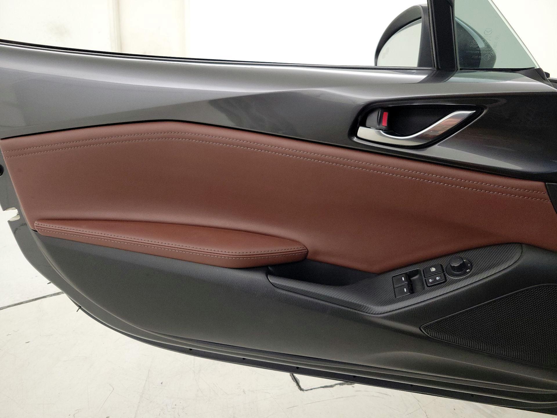 Thumbnail: 2019 Mazda MX-5 Miata - 12