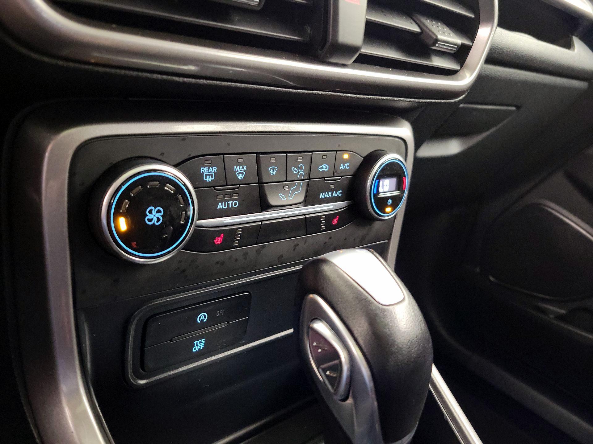 Thumbnail: 2019 Ford EcoSport - 17