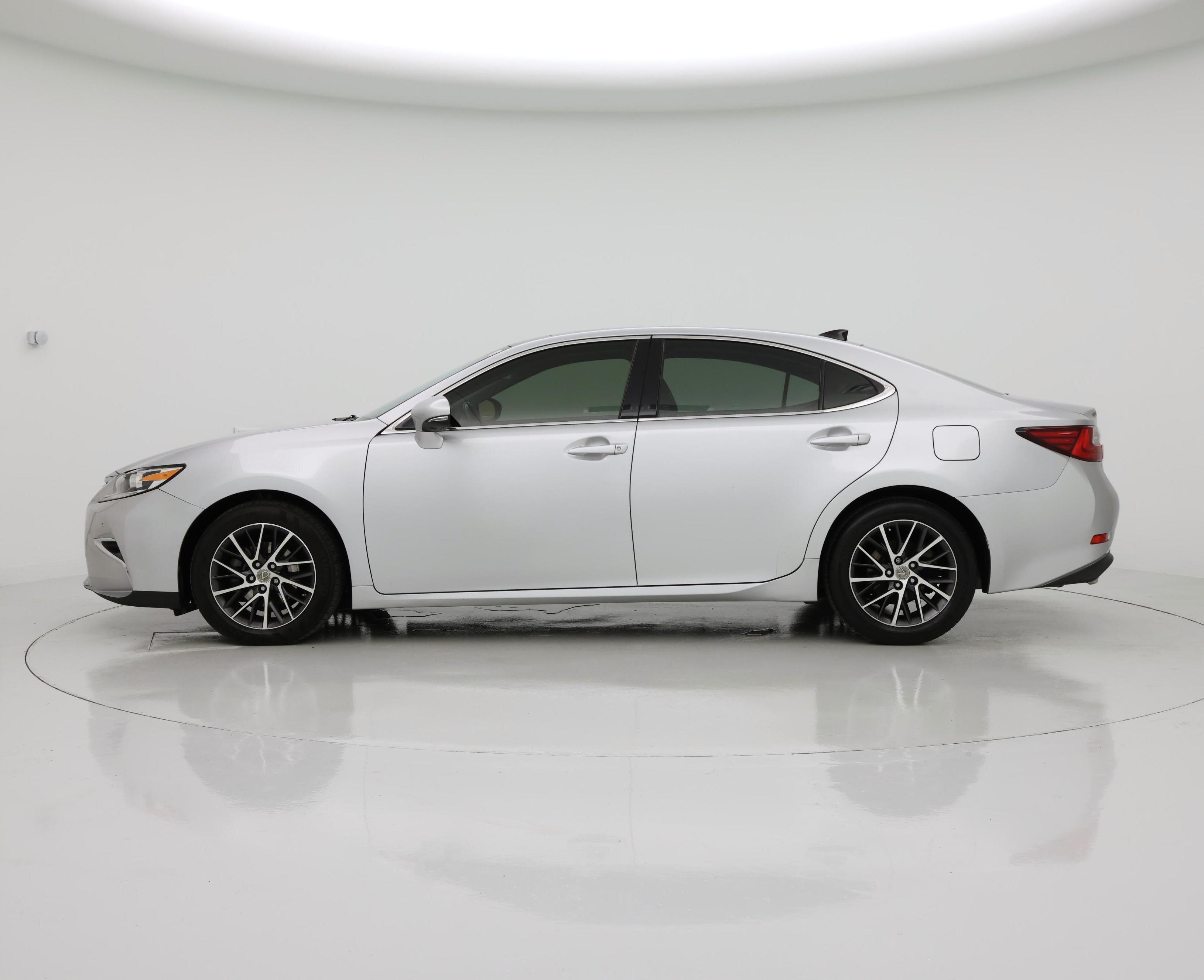 Thumbnail: 2016 Lexus ES - 3