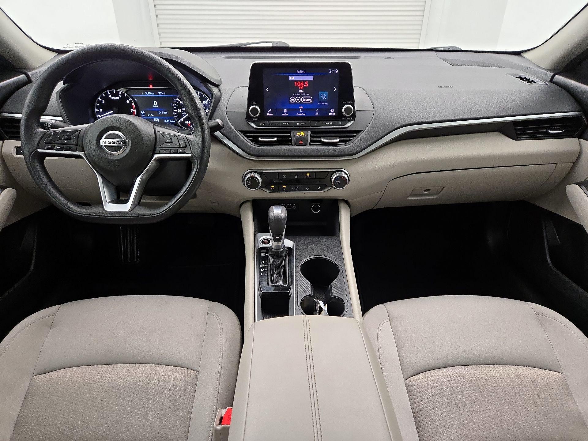 Thumbnail: 2020 Nissan Altima - 9