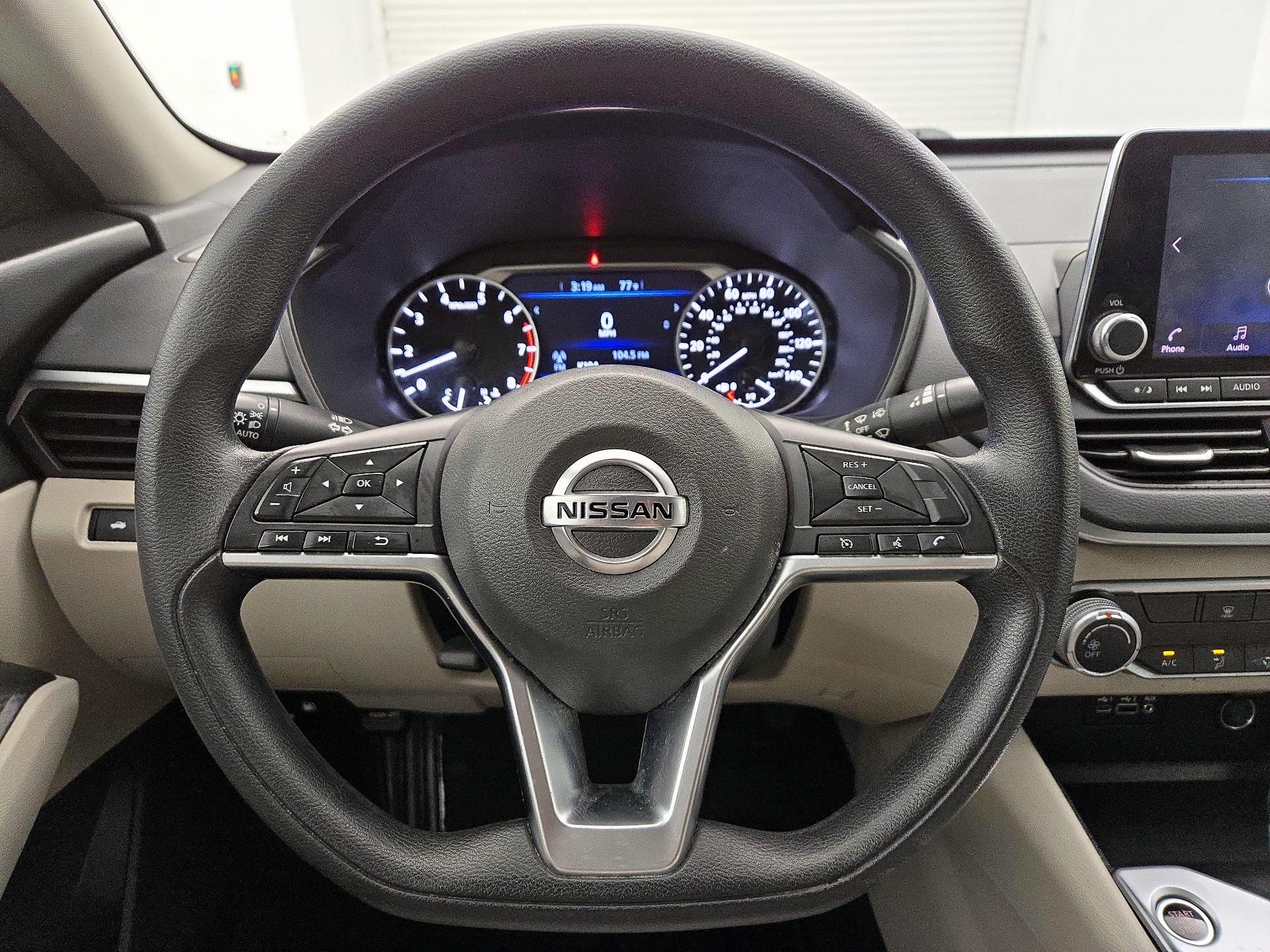 Thumbnail: 2020 Nissan Altima - 10
