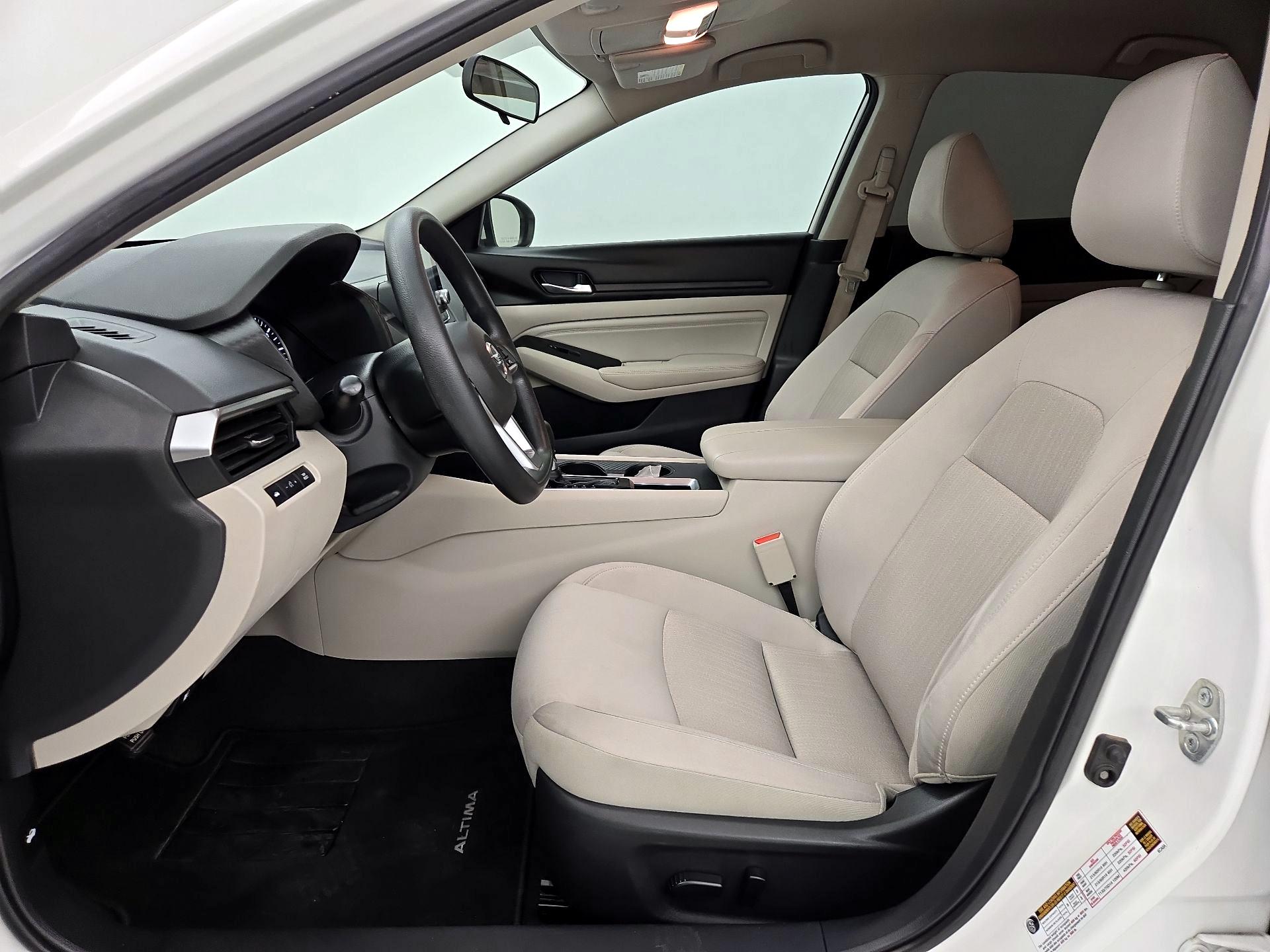 Thumbnail: 2020 Nissan Altima - 11