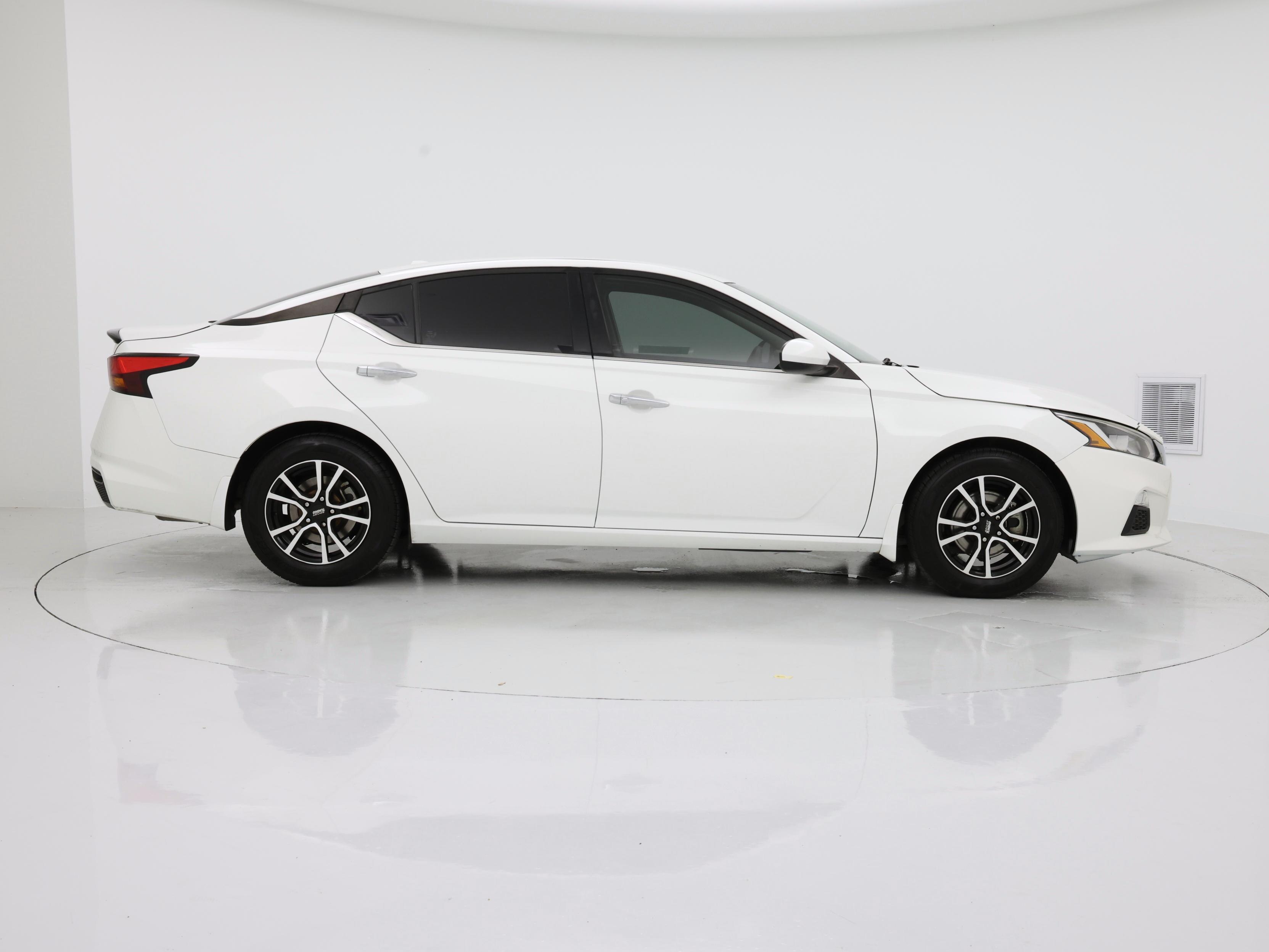 Thumbnail: 2020 Nissan Altima - 7