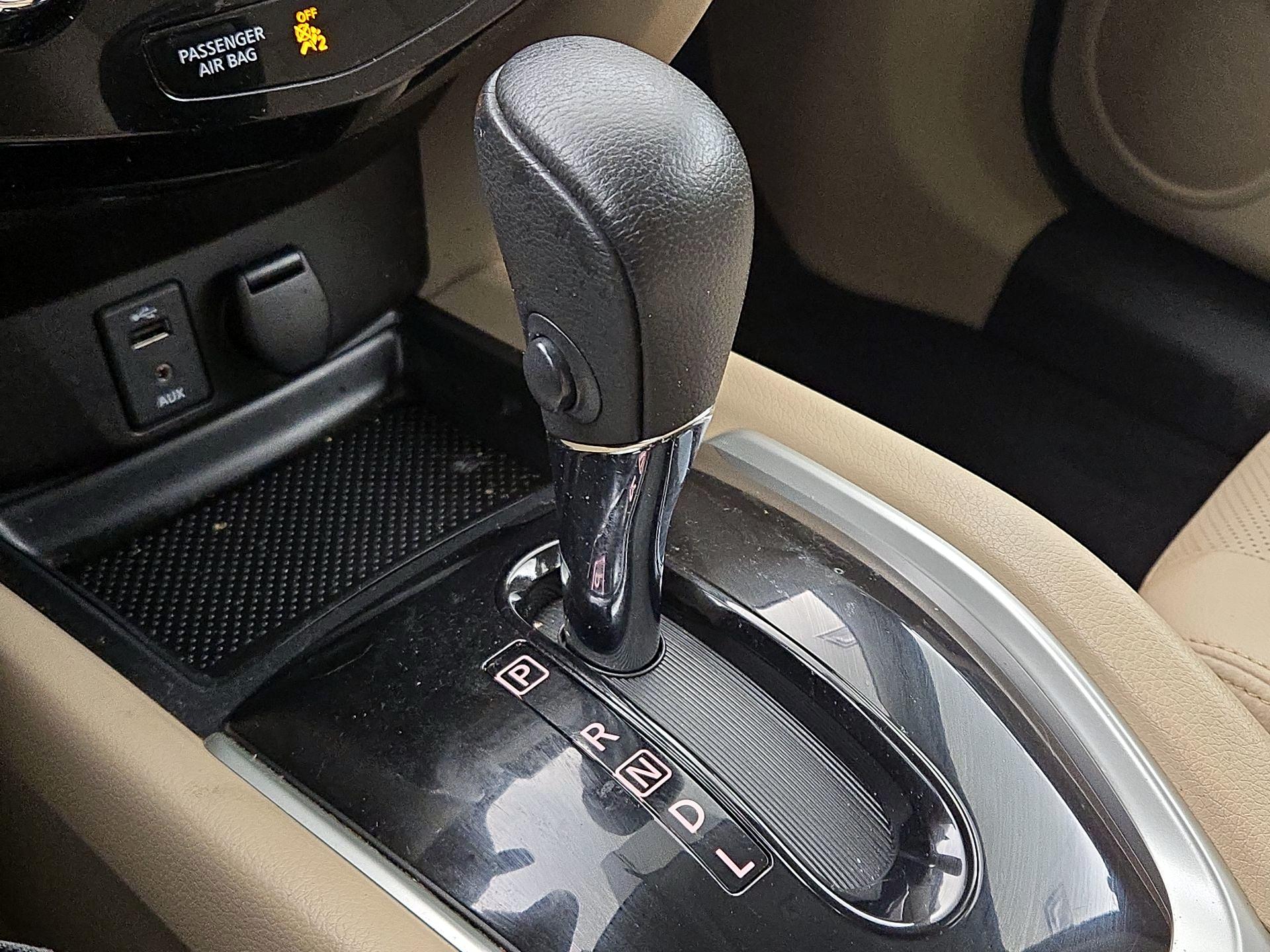 Thumbnail: 2016 Nissan Rogue - 17