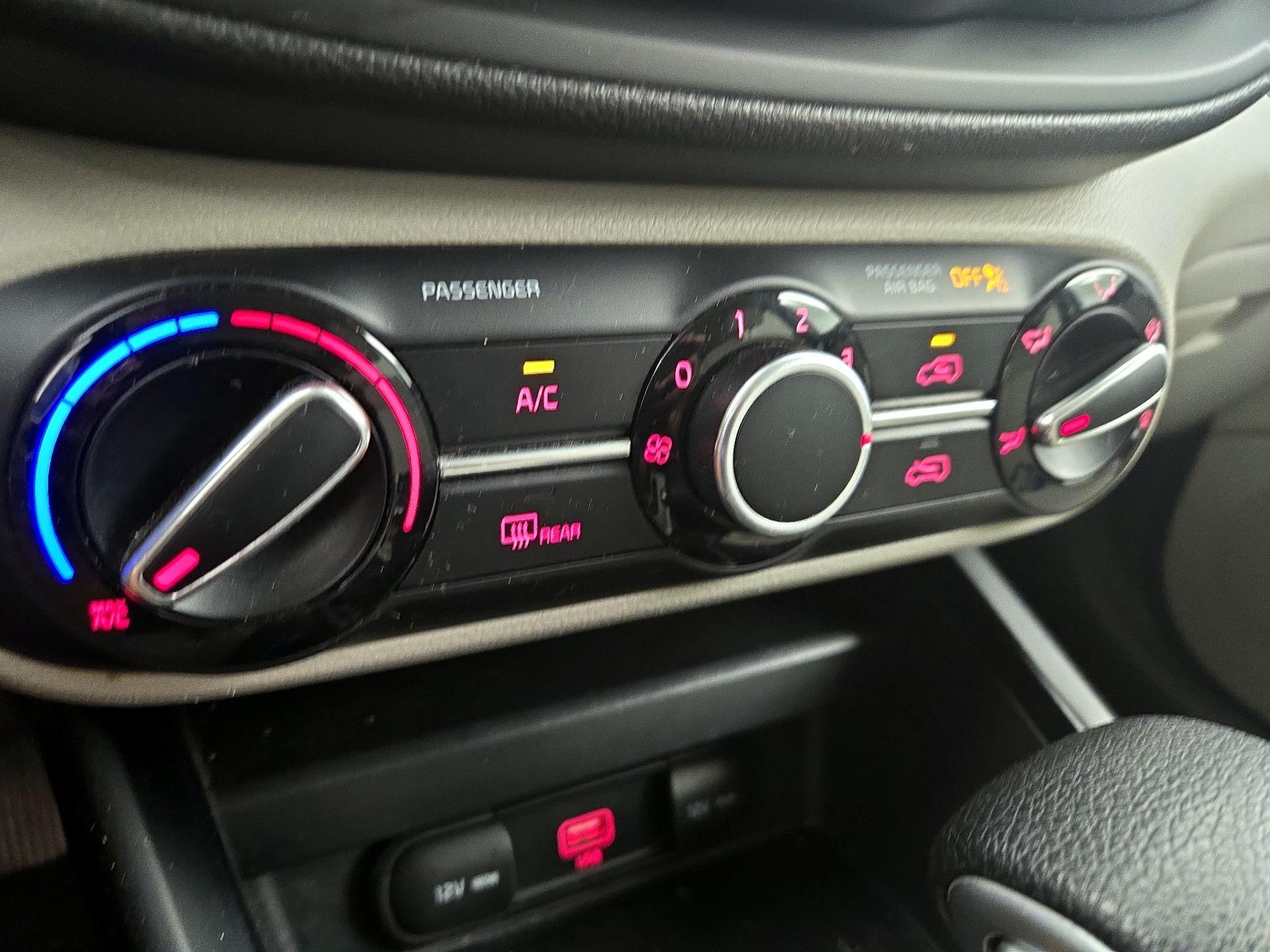 Thumbnail: 2020 Kia Soul - 16