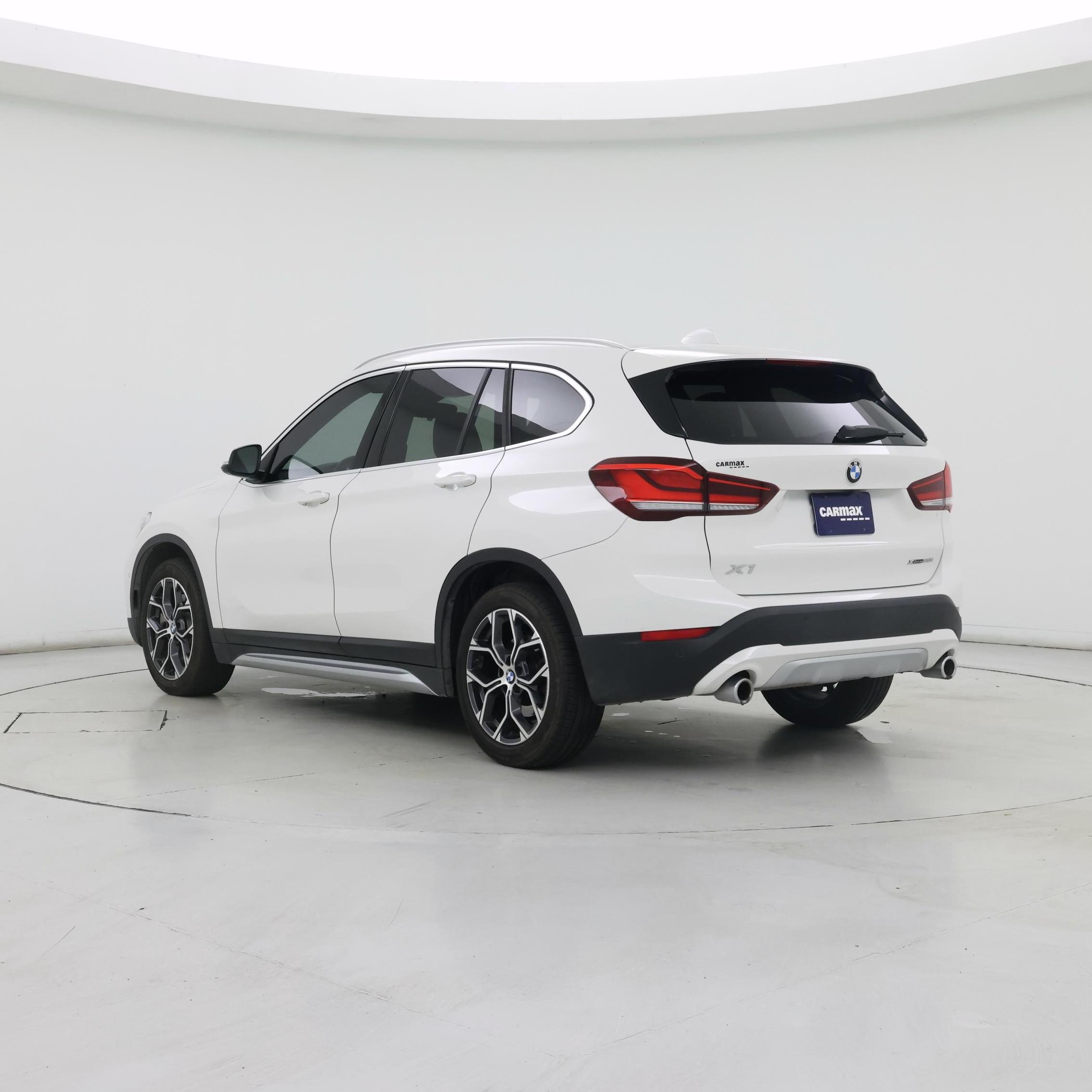 Thumbnail: 2021 BMW X1 - 2