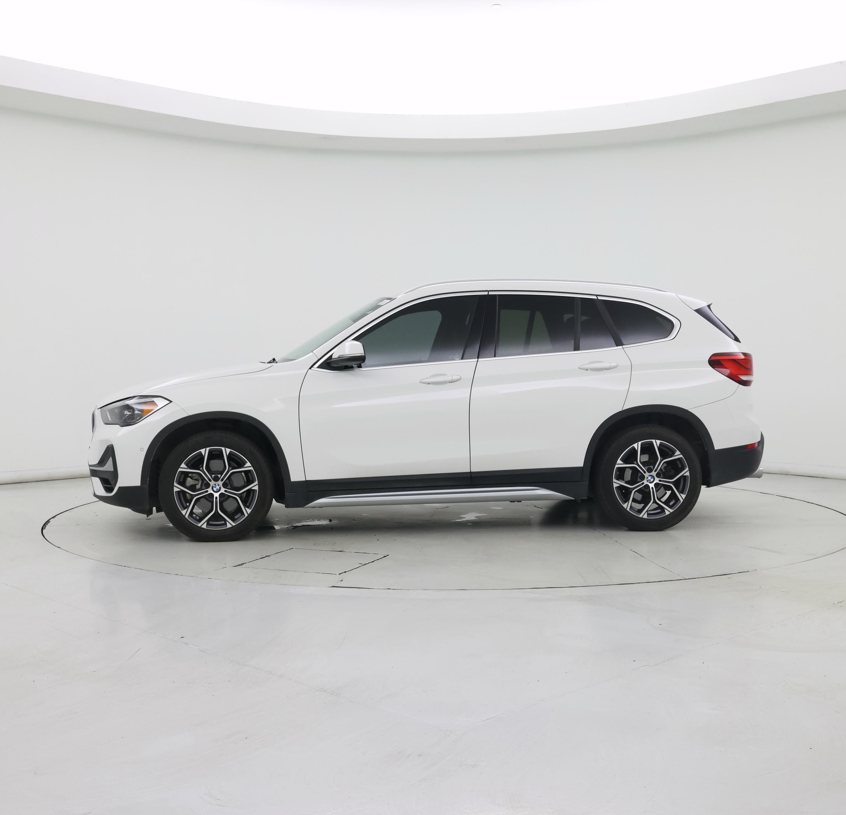 Thumbnail: 2021 BMW X1 - 3