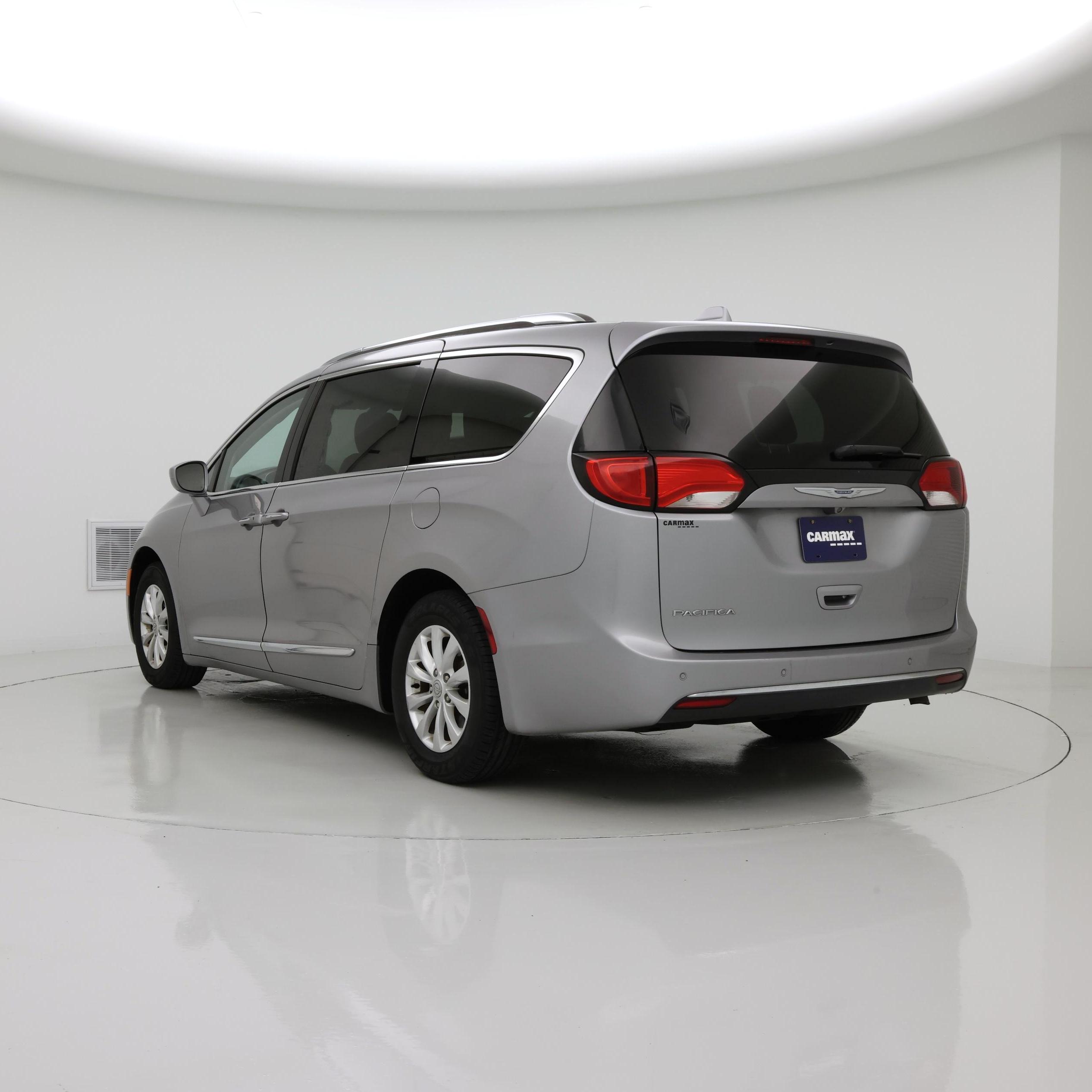 Thumbnail: 2018 Chrysler Pacifica - 2