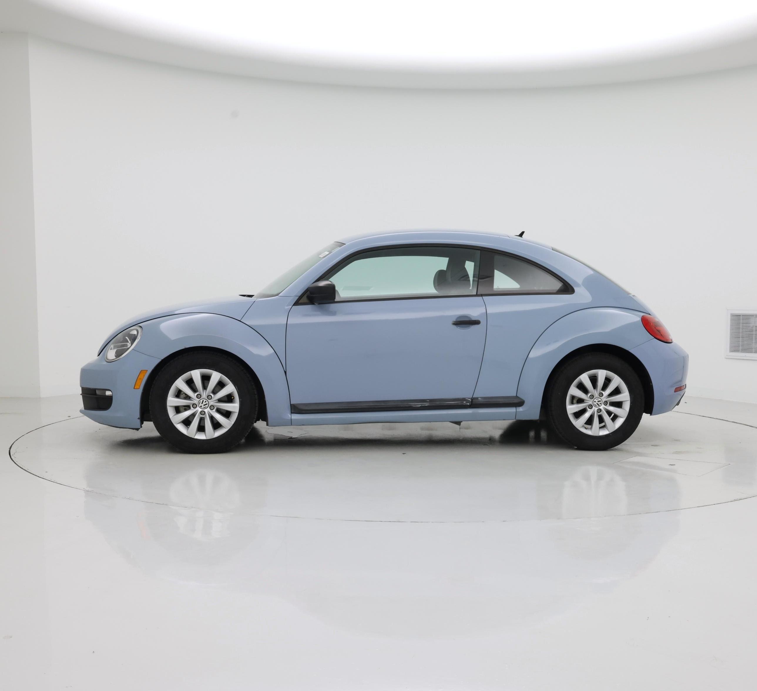 Thumbnail: 2015 Volkswagen Beetle - 3