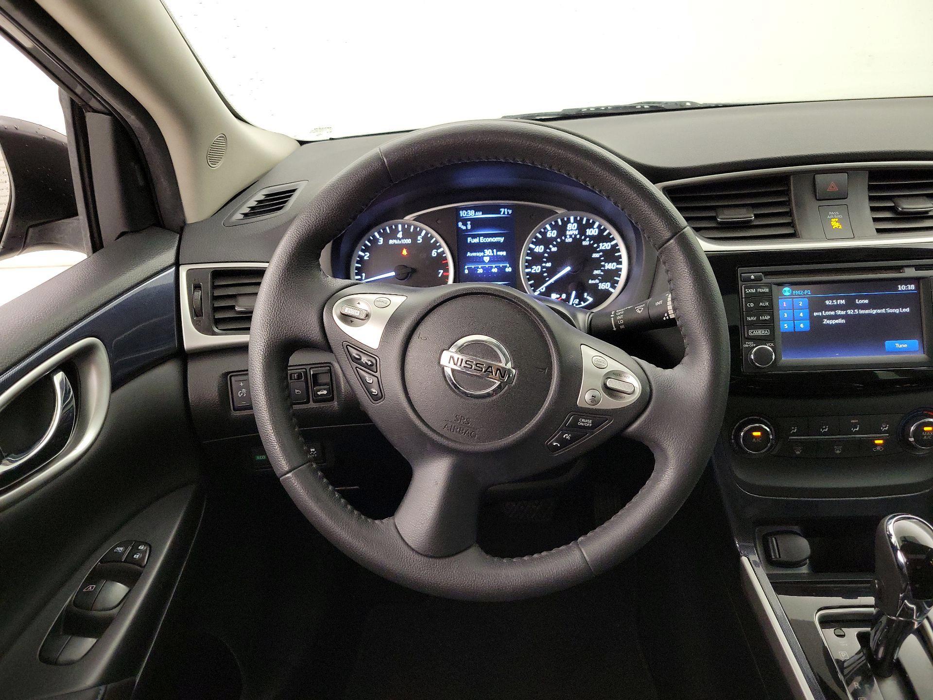 Thumbnail: 2017 Nissan Sentra - 10