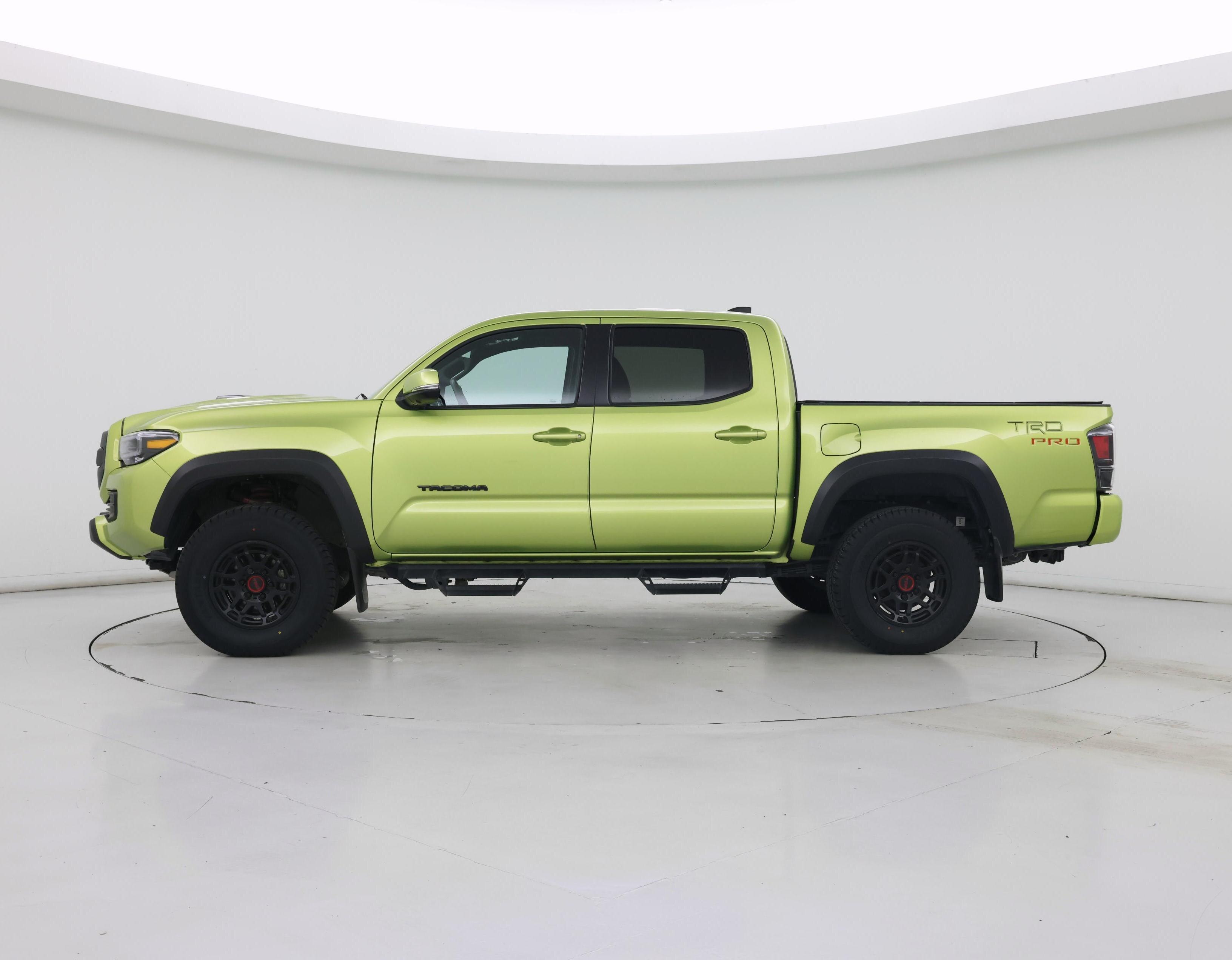 Thumbnail: 2022 Toyota Tacoma - 3