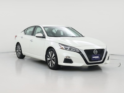 White 2022 Nissan Altima SV