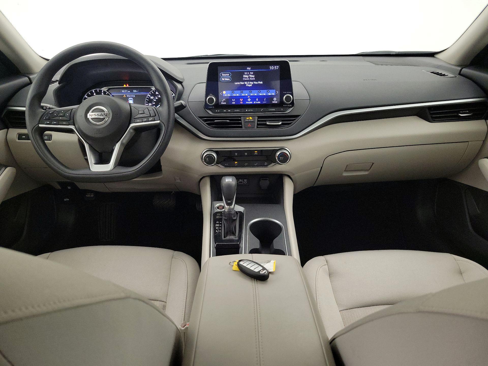 Thumbnail: 2022 Nissan Altima - 9
