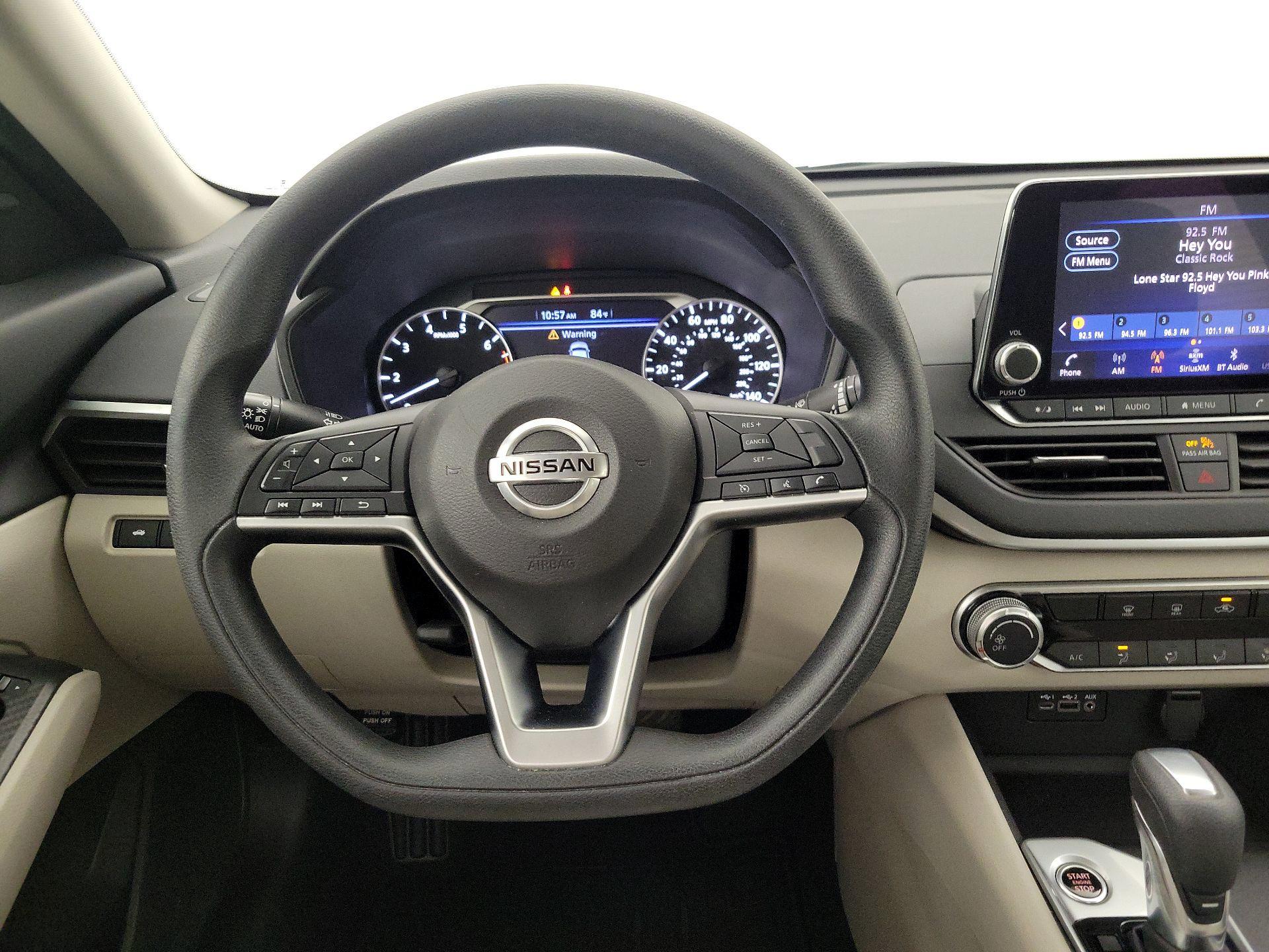 Thumbnail: 2022 Nissan Altima - 10