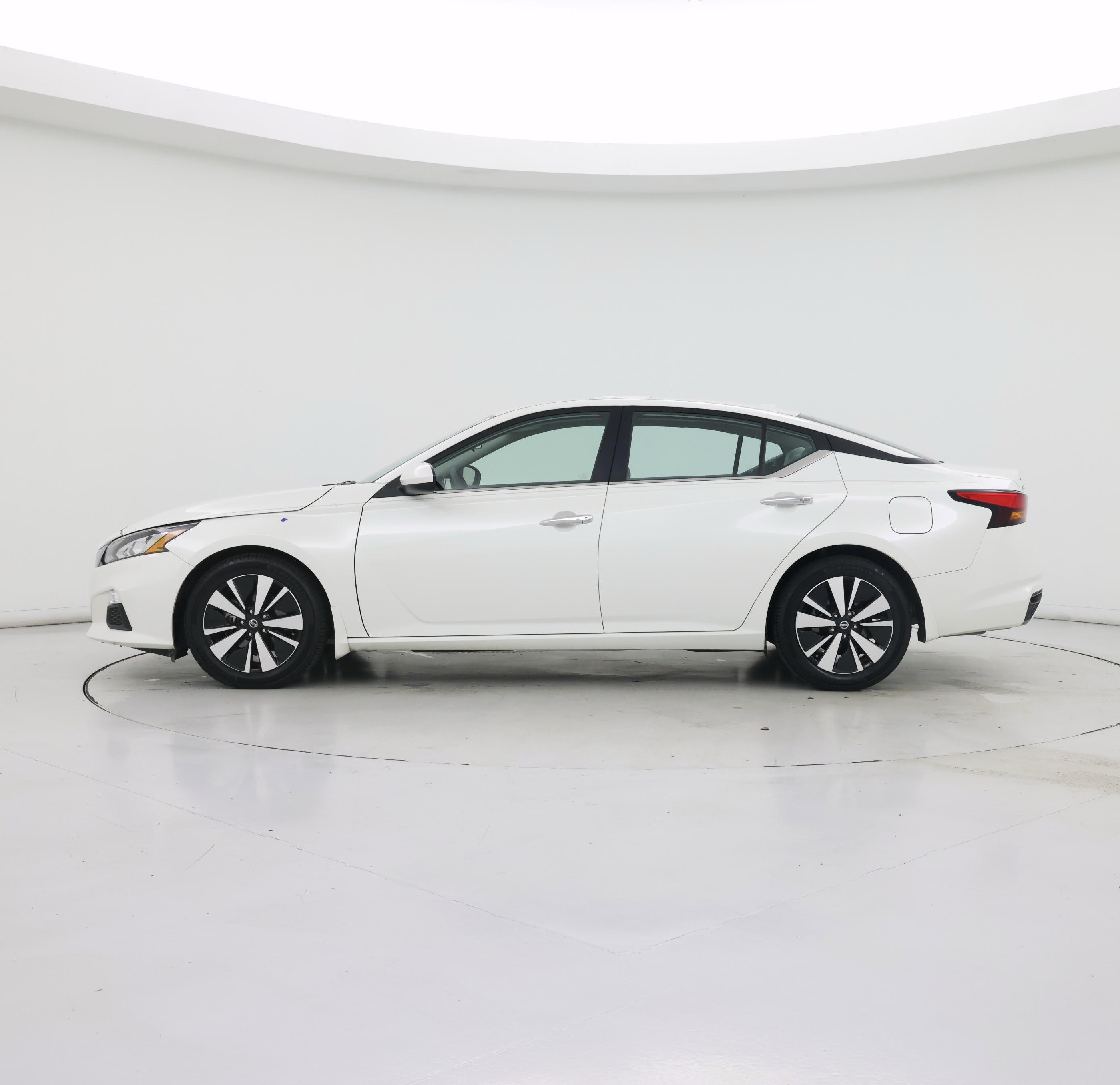 Thumbnail: 2022 Nissan Altima - 3