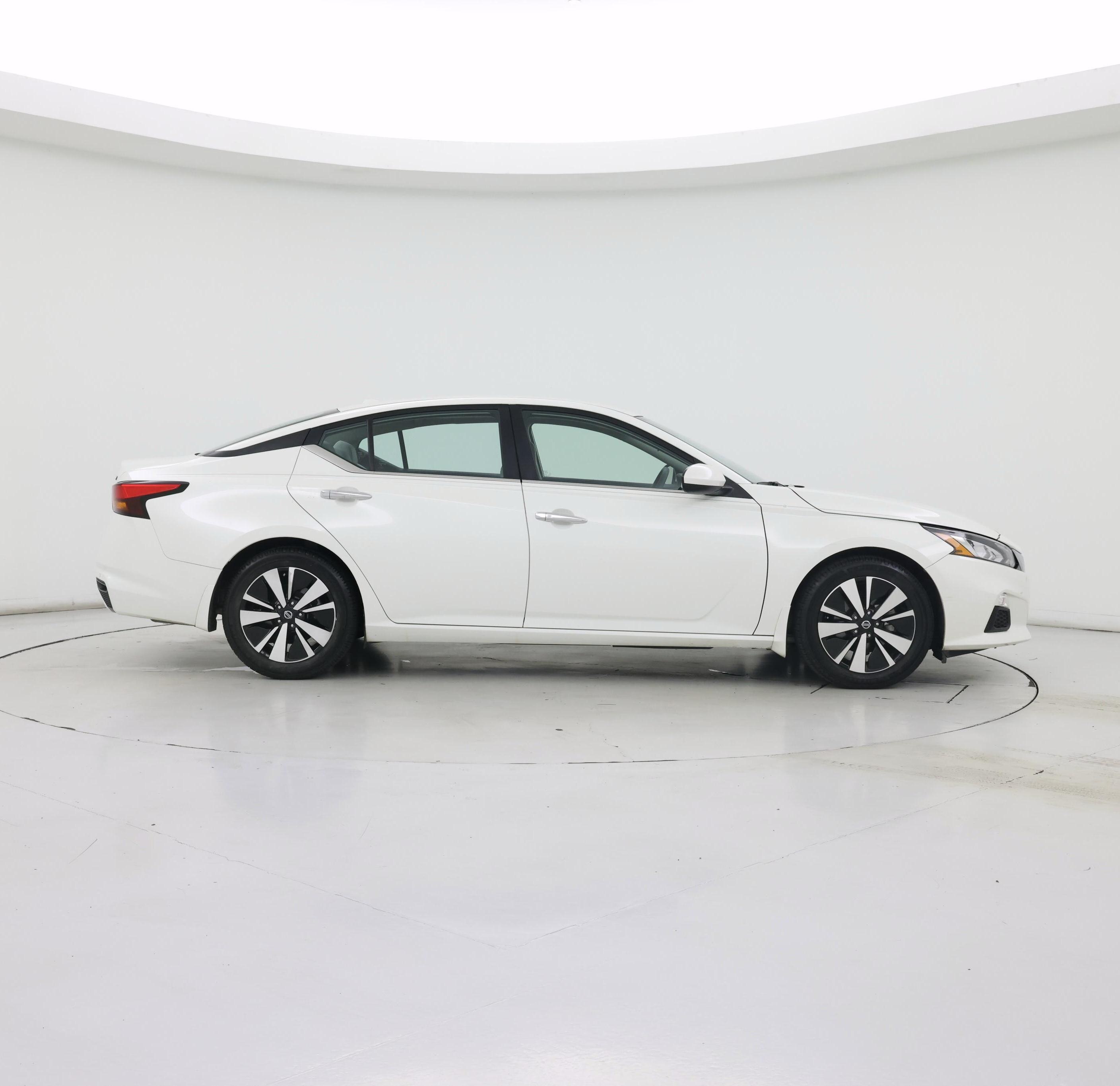 Thumbnail: 2022 Nissan Altima - 7