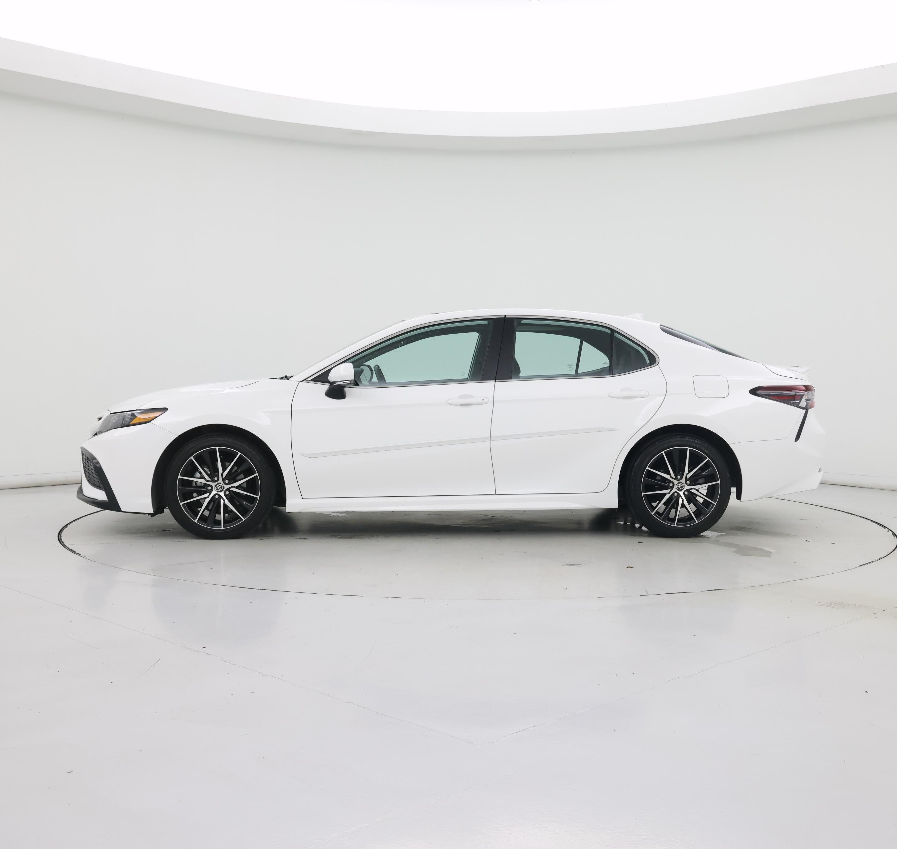 Thumbnail: 2021 Toyota Camry - 3