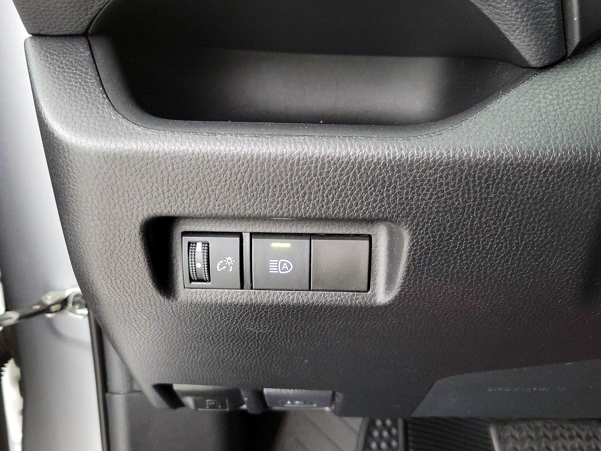 Thumbnail: 2021 Toyota RAV4 - 13