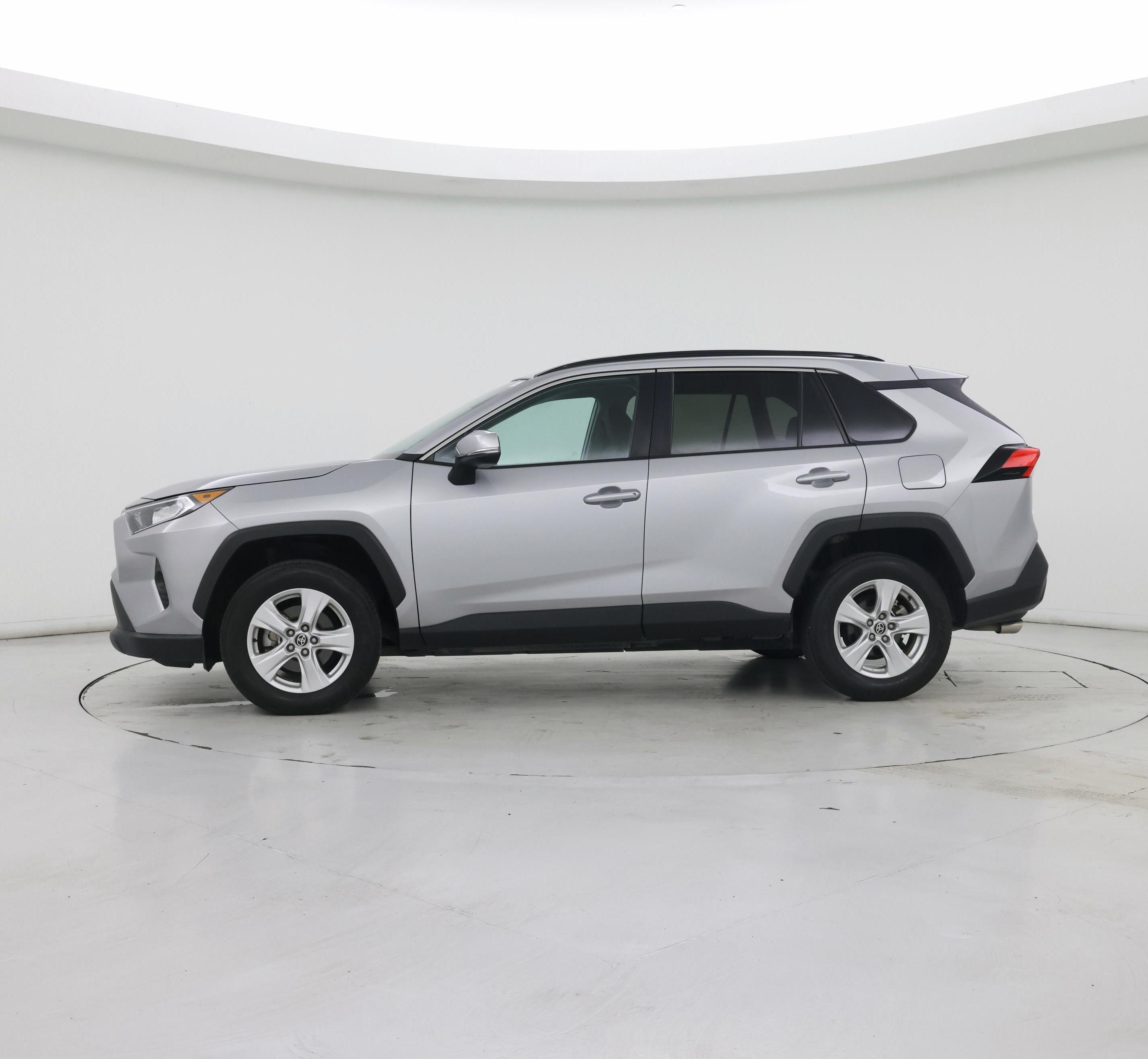 Thumbnail: 2021 Toyota RAV4 - 3