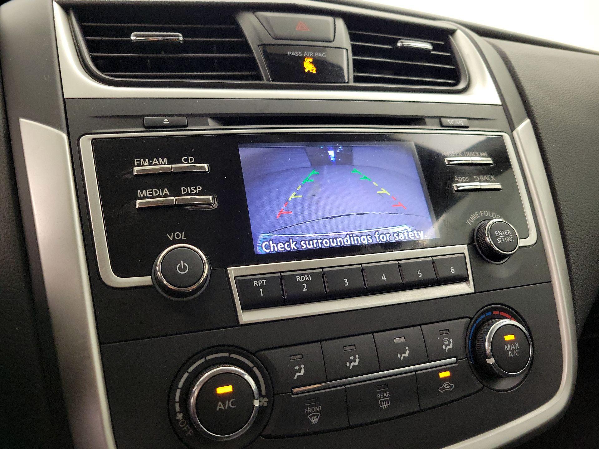 Thumbnail: 2016 Nissan Altima - 14