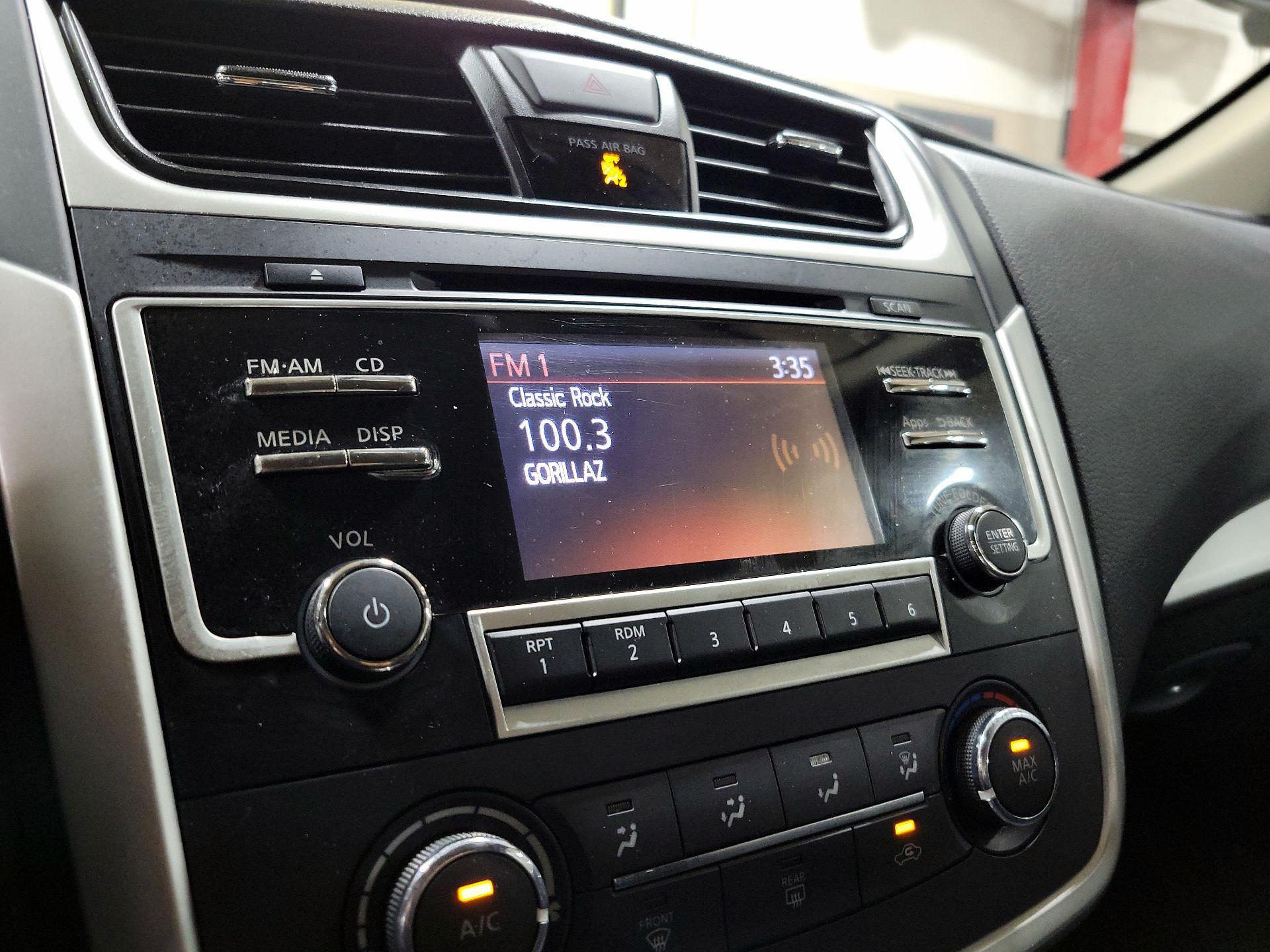 Thumbnail: 2016 Nissan Altima - 15