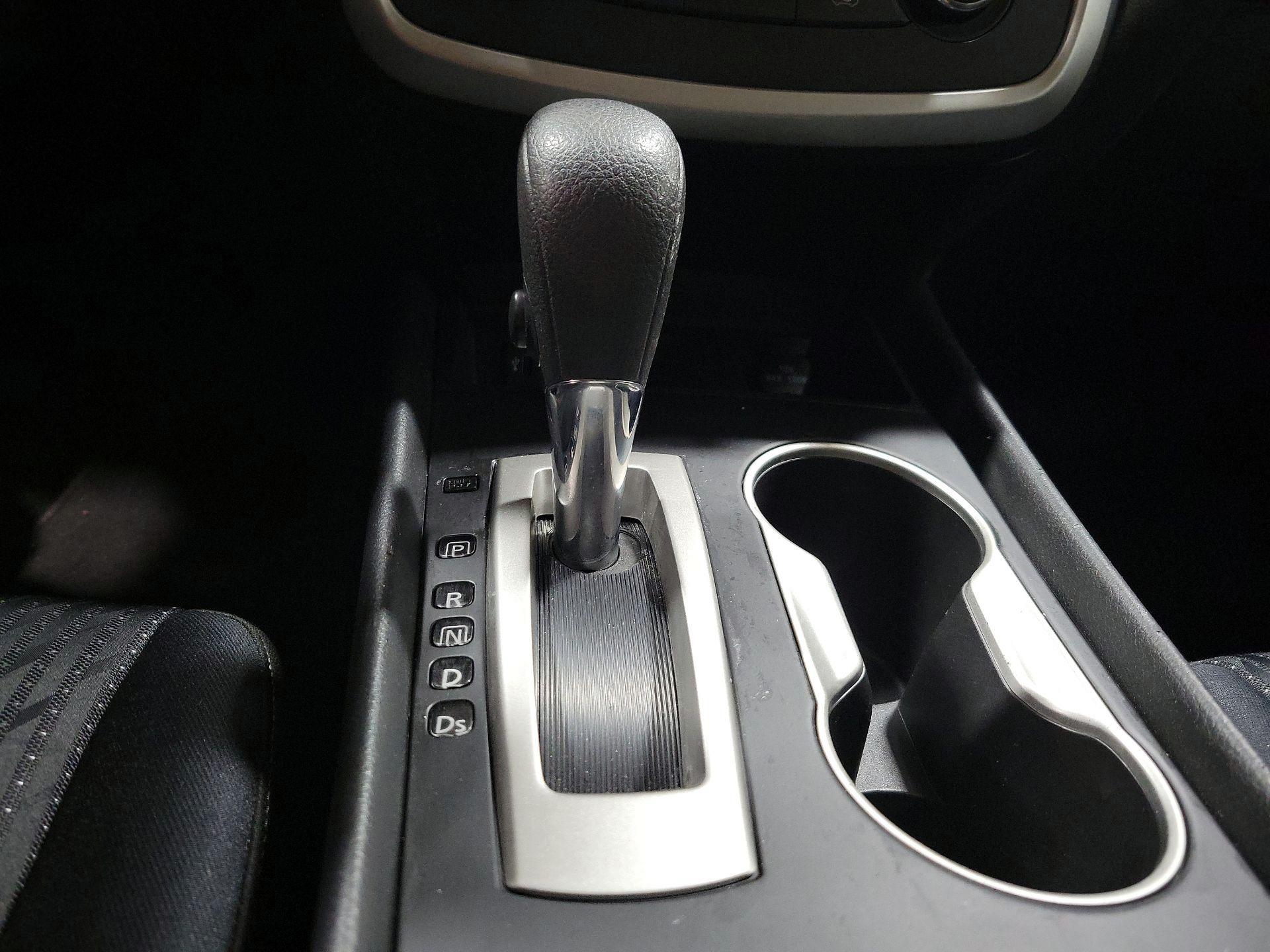 Thumbnail: 2016 Nissan Altima - 17