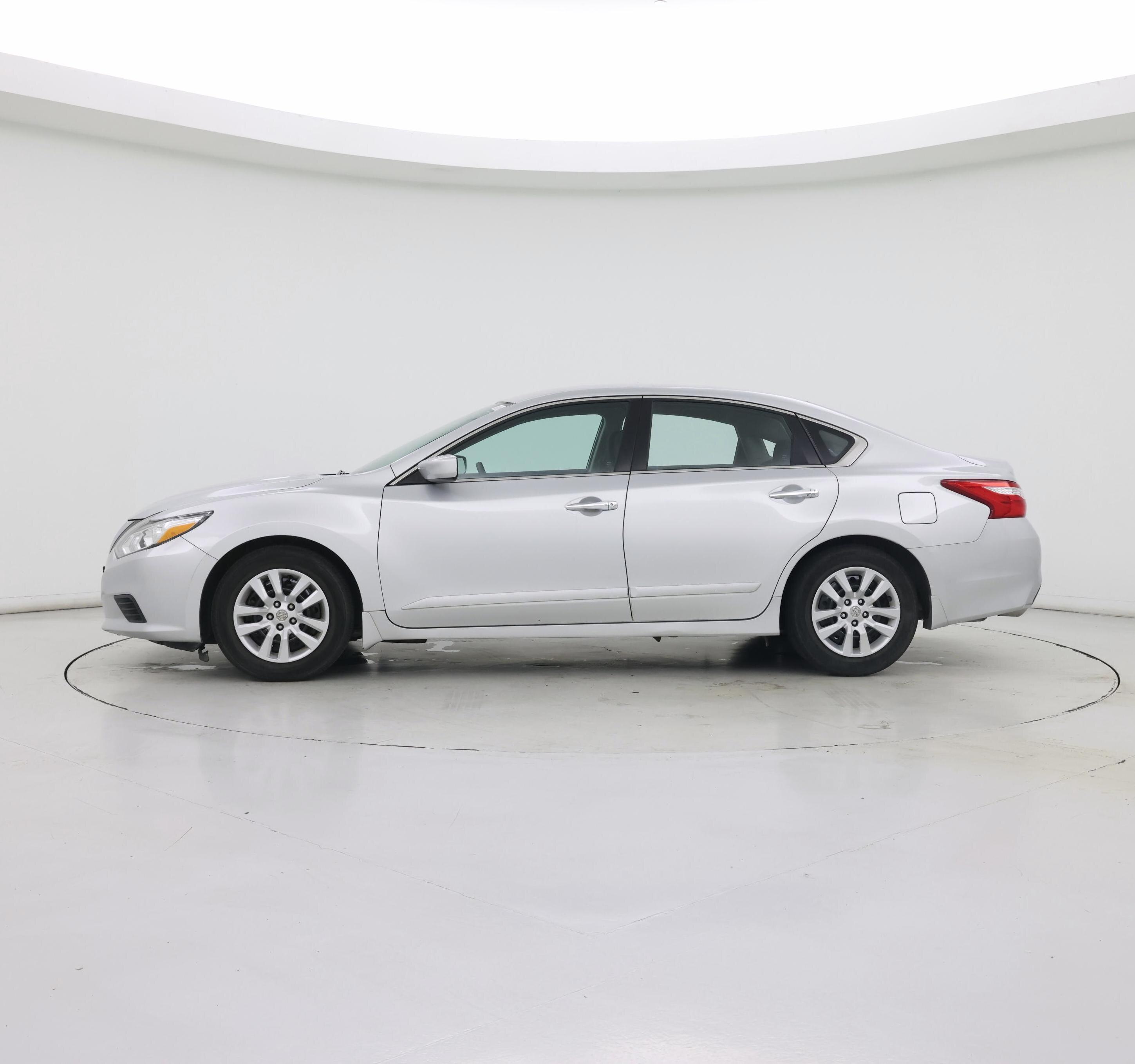 Thumbnail: 2016 Nissan Altima - 3