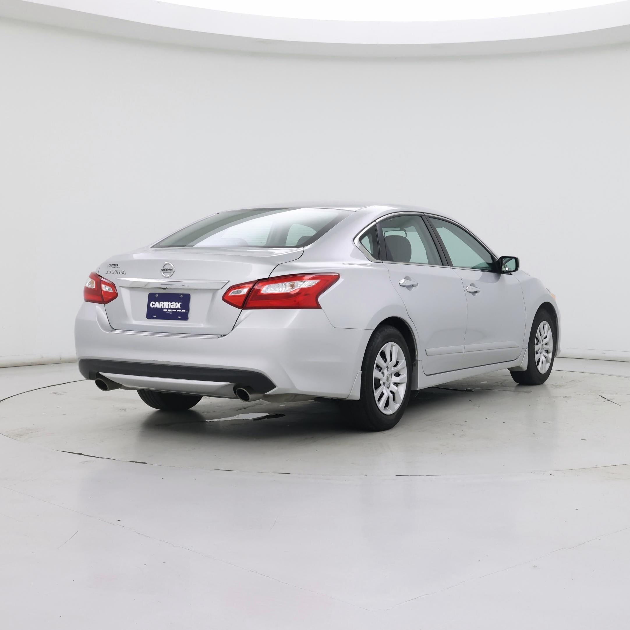 Thumbnail: 2016 Nissan Altima - 8