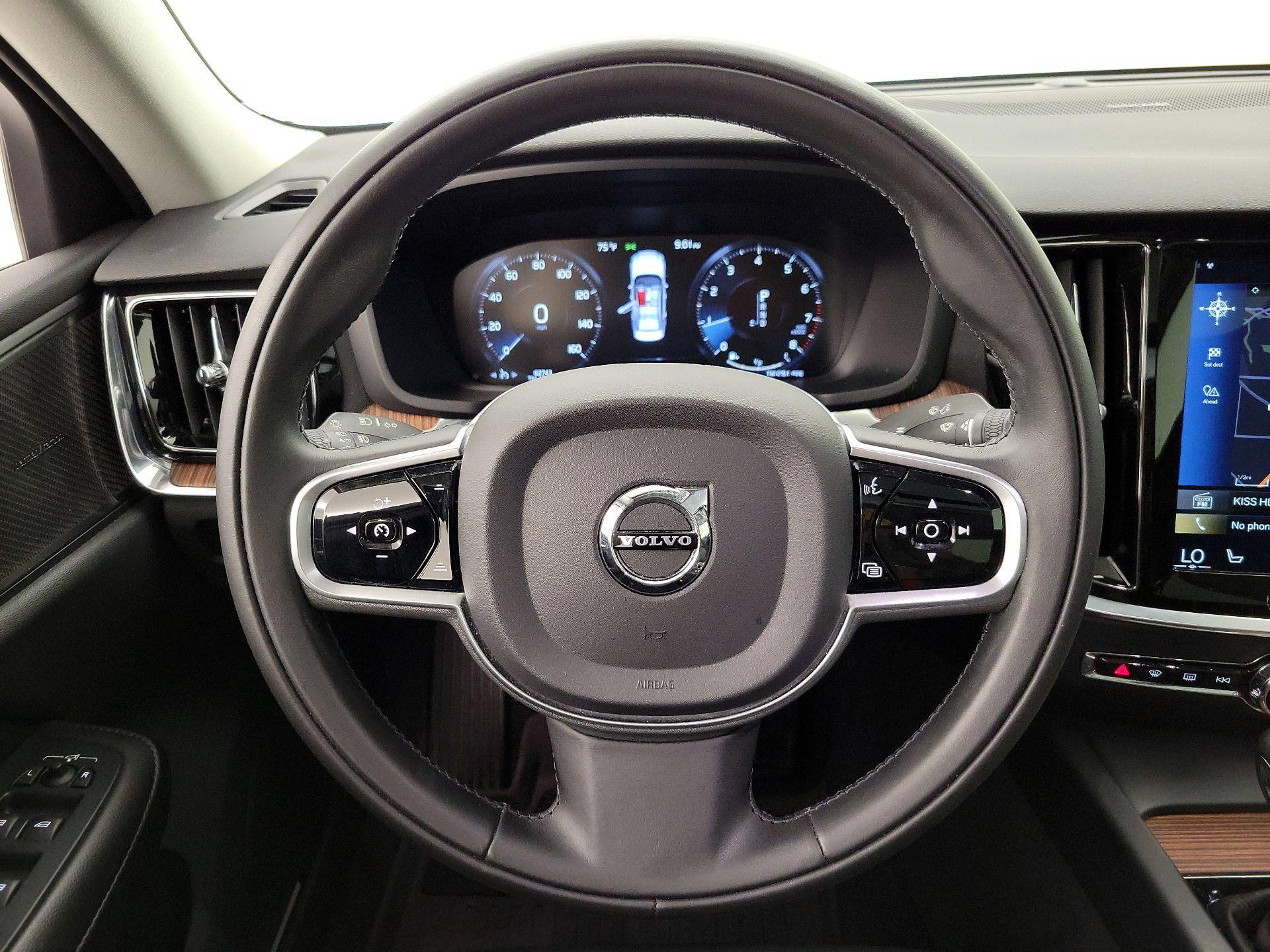 Thumbnail: 2020 Volvo S60 - 10