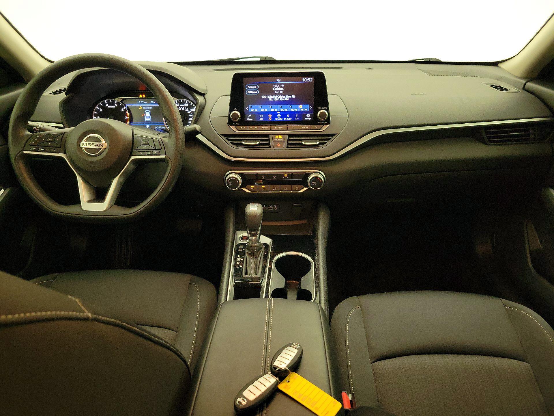 Thumbnail: 2021 Nissan Altima - 9