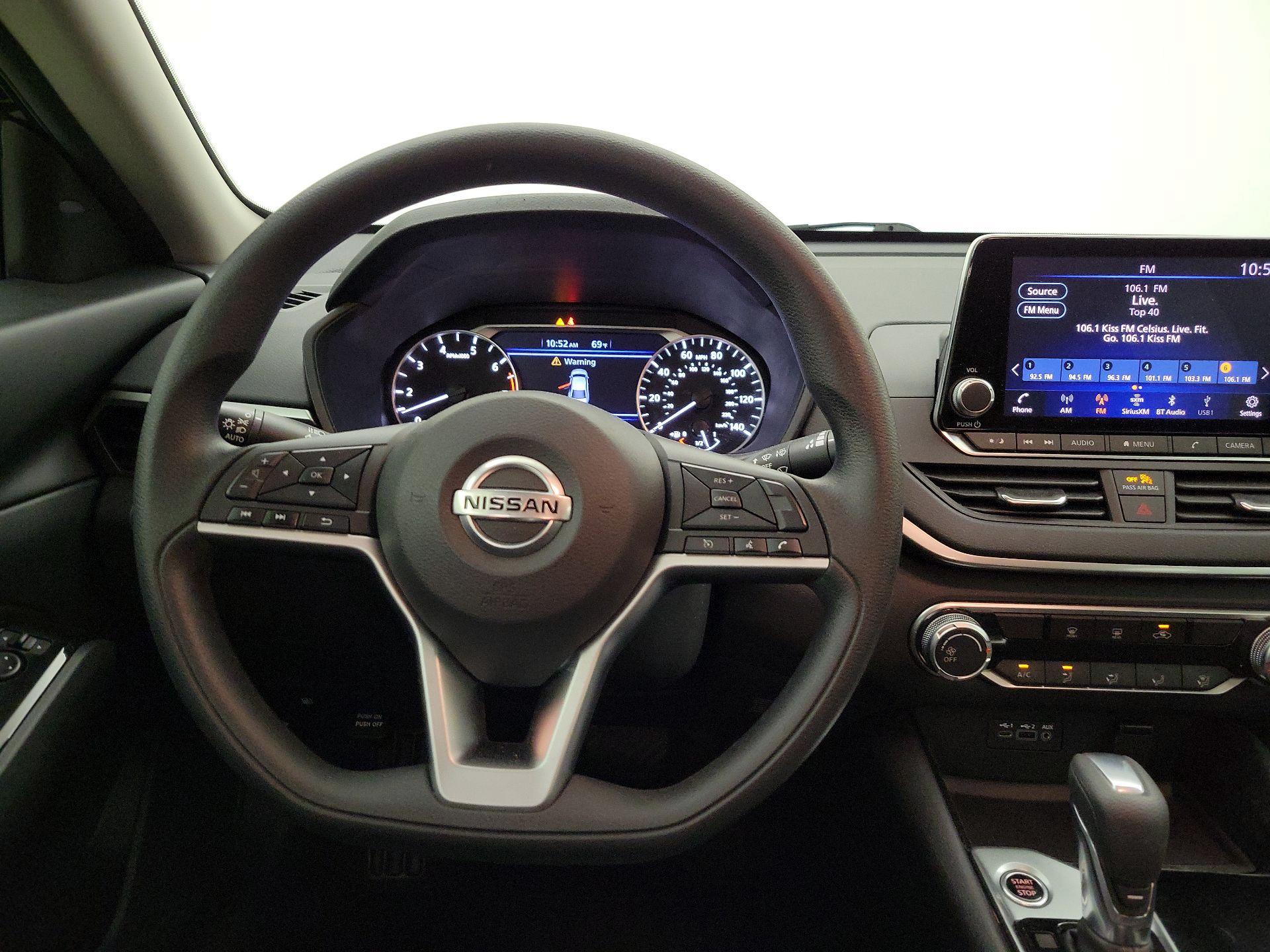 Thumbnail: 2021 Nissan Altima - 10